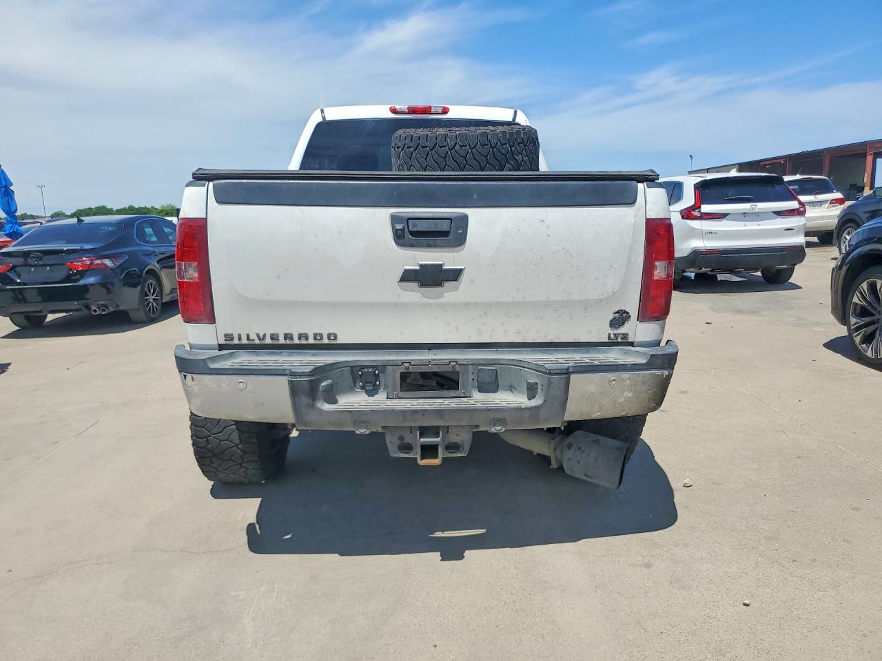 2012 Chevrolet Silverado K2500 Heavy Duty Ltz White vin: 1GC1KYE88CF209404