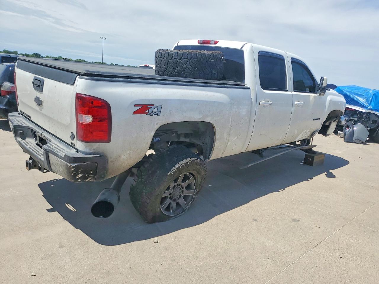 2012 Chevrolet Silverado K2500 Heavy Duty Ltz White vin: 1GC1KYE88CF209404