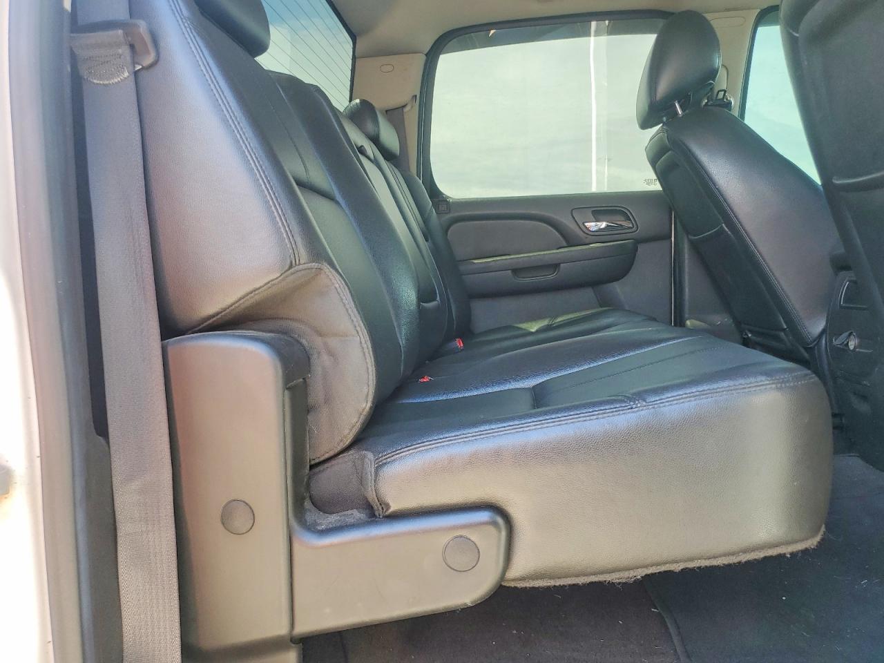 2012 Chevrolet Silverado K2500 Heavy Duty Ltz White vin: 1GC1KYE88CF209404