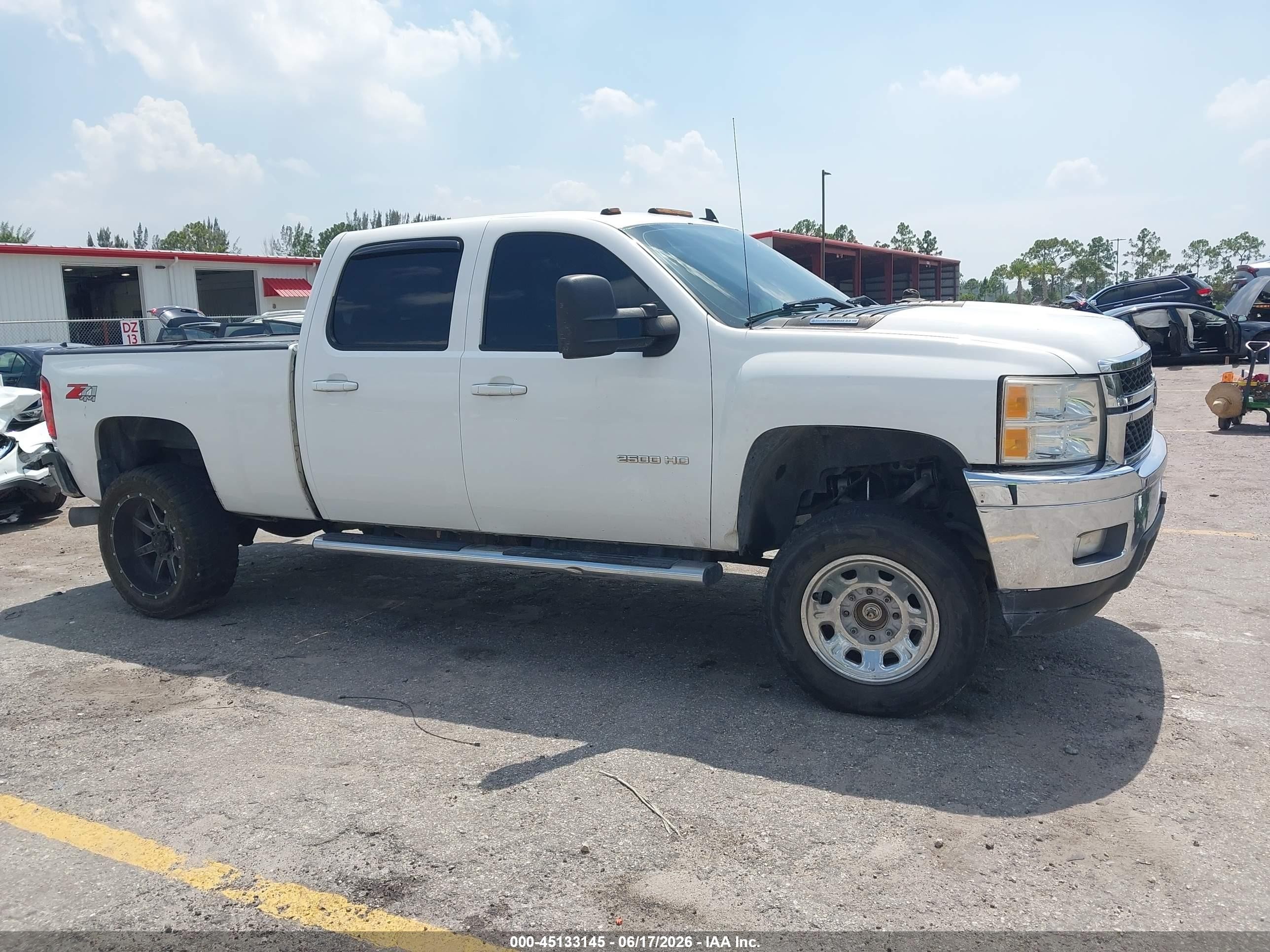 2014 Chevrolet Silverado 2500hd Ltz White vin: 1GC1KYE88EF169618