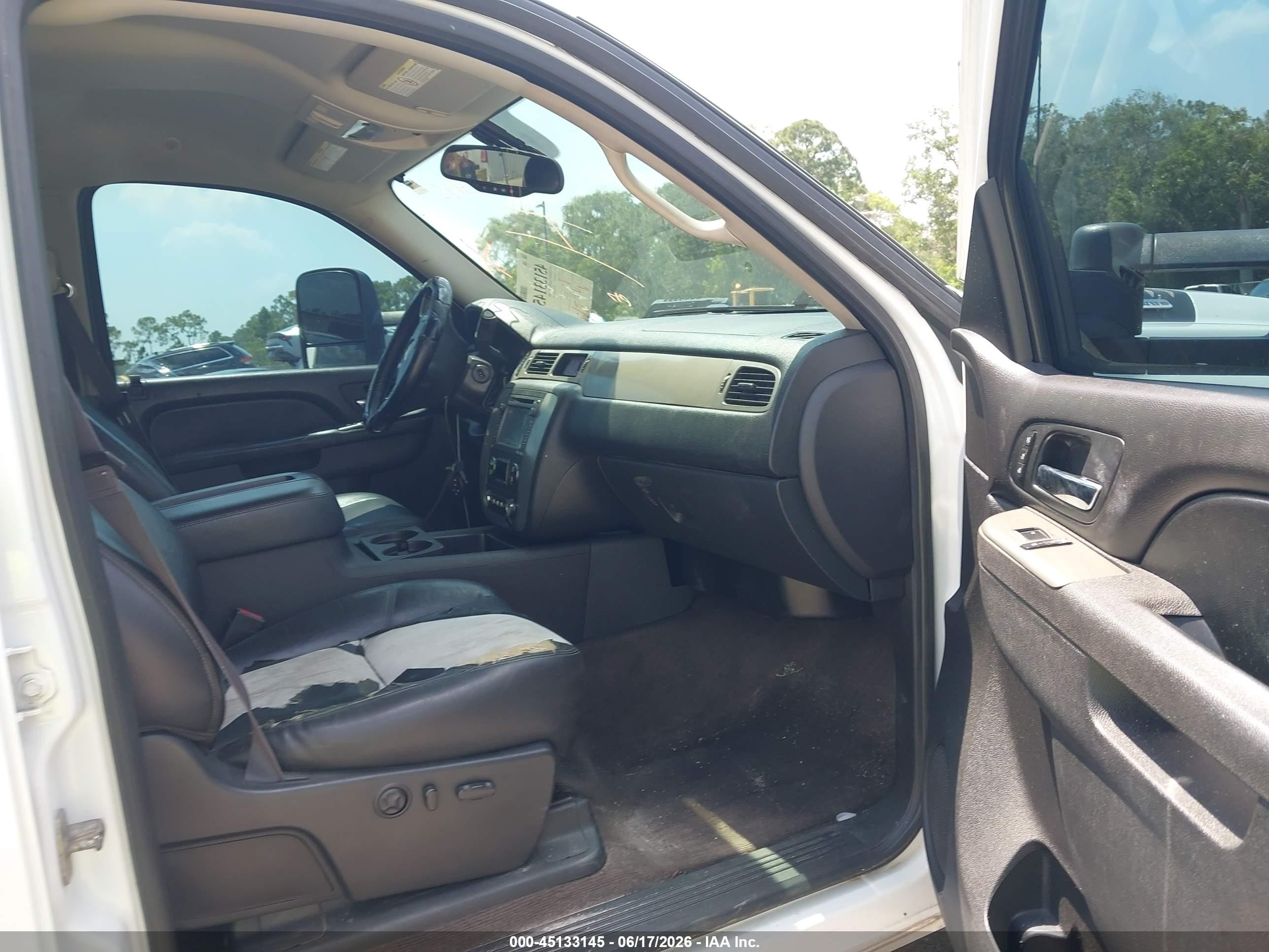 2014 Chevrolet Silverado 2500hd Ltz White vin: 1GC1KYE88EF169618