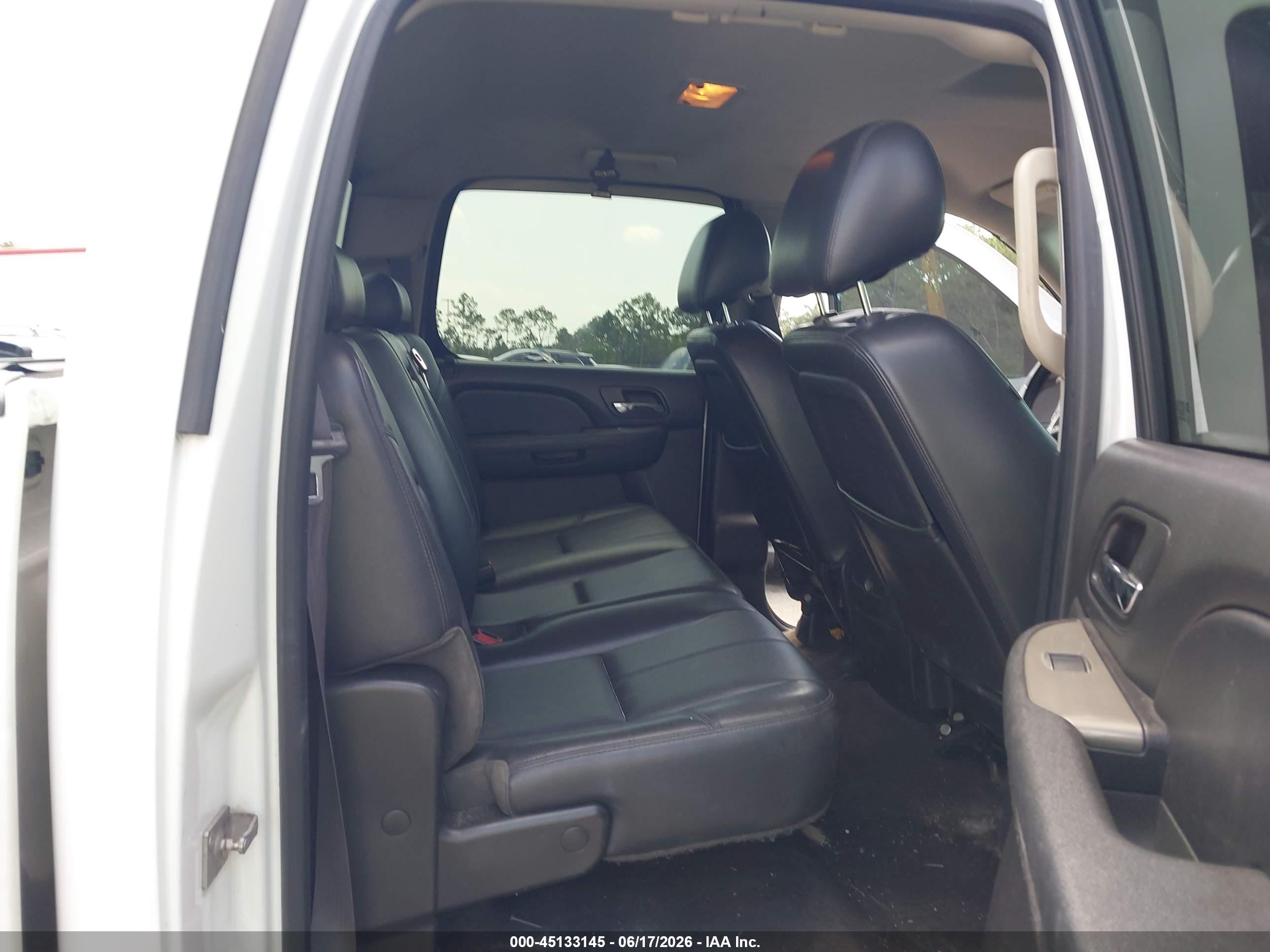 2014 Chevrolet Silverado 2500hd Ltz White vin: 1GC1KYE88EF169618
