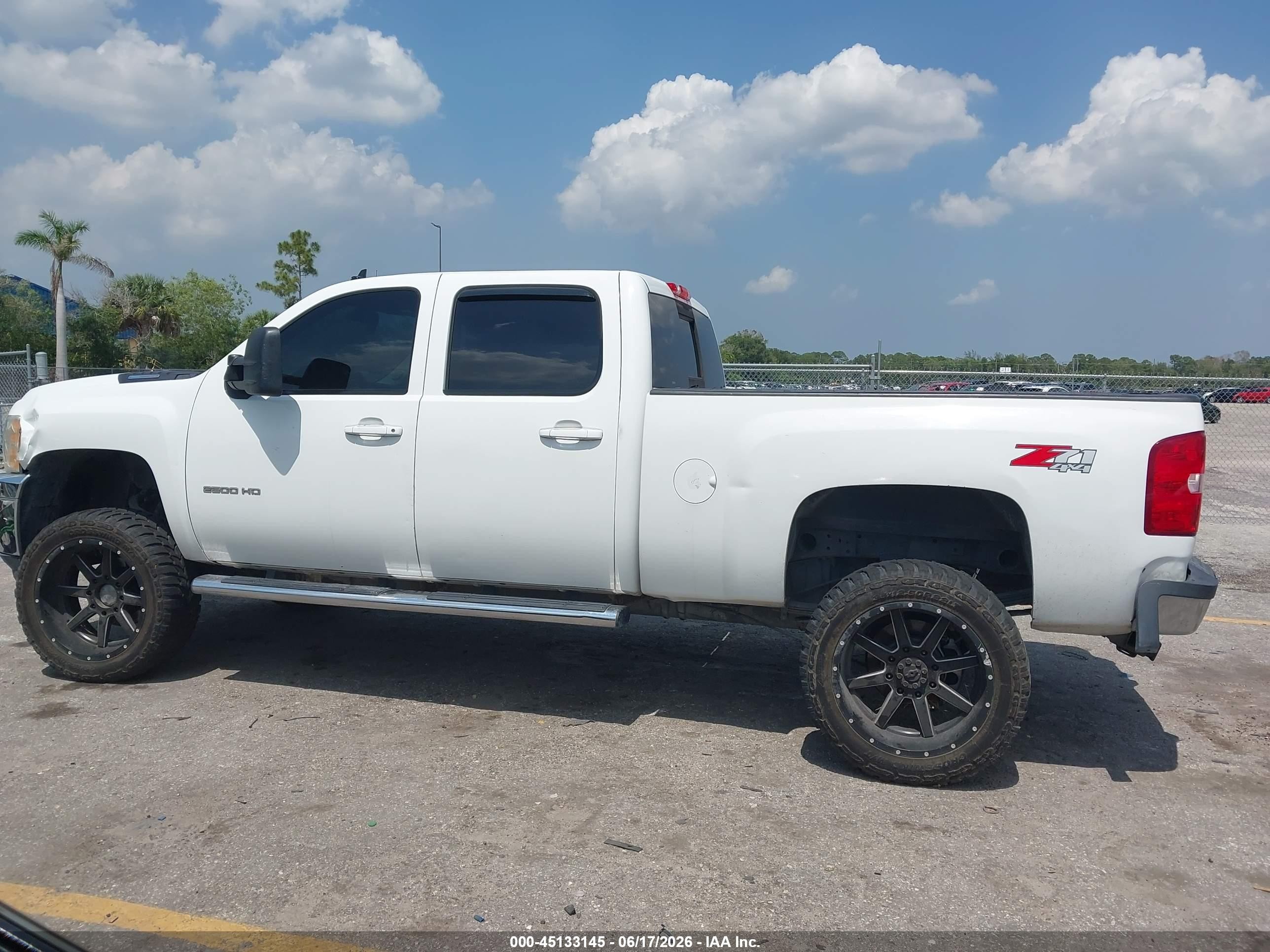 2014 Chevrolet Silverado 2500hd Ltz White vin: 1GC1KYE88EF169618