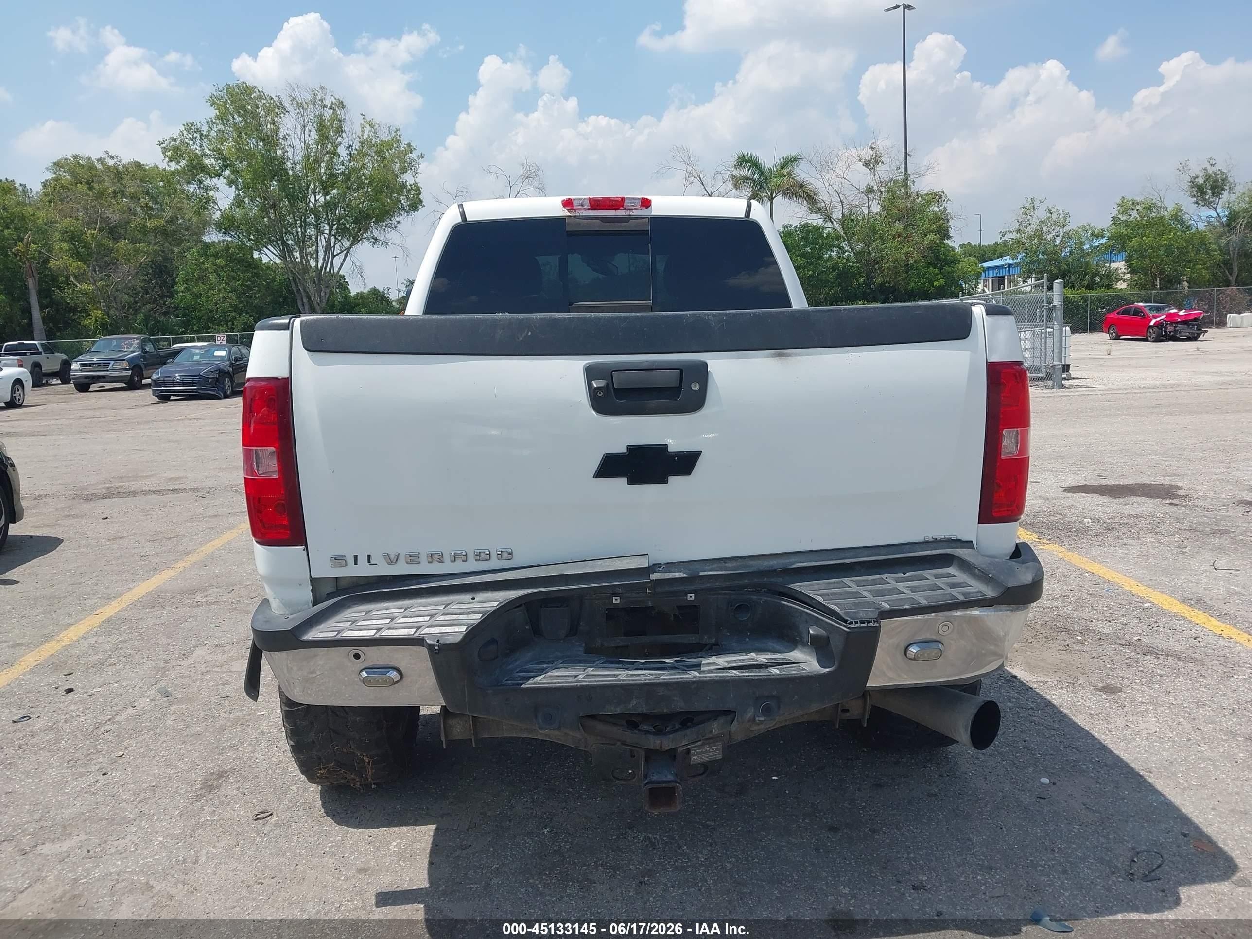 2014 Chevrolet Silverado 2500hd Ltz White vin: 1GC1KYE88EF169618