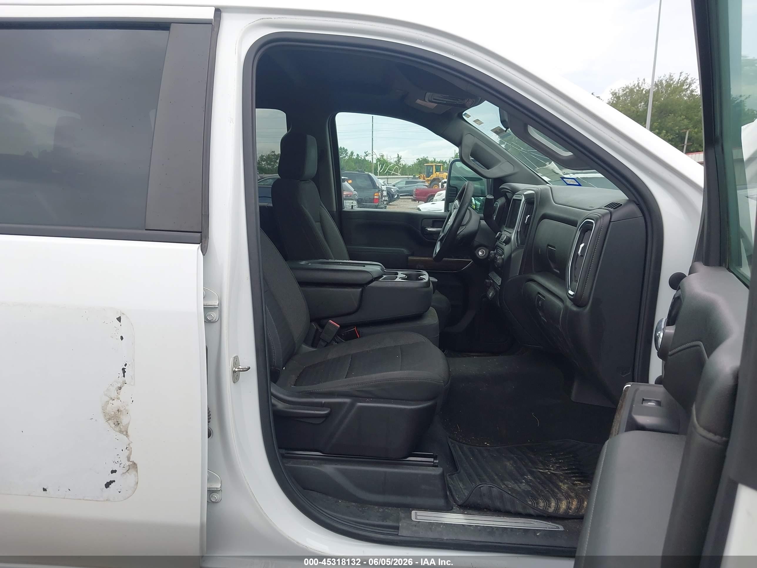 2020 Chevrolet Silverado 2500hd   White vin: 1GC1YNEYXLF304902
