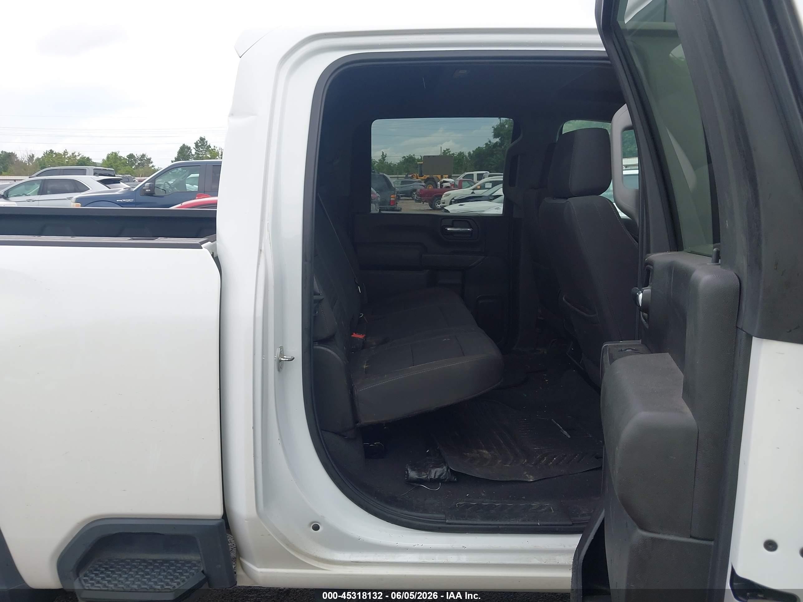 2020 Chevrolet Silverado 2500hd   White vin: 1GC1YNEYXLF304902