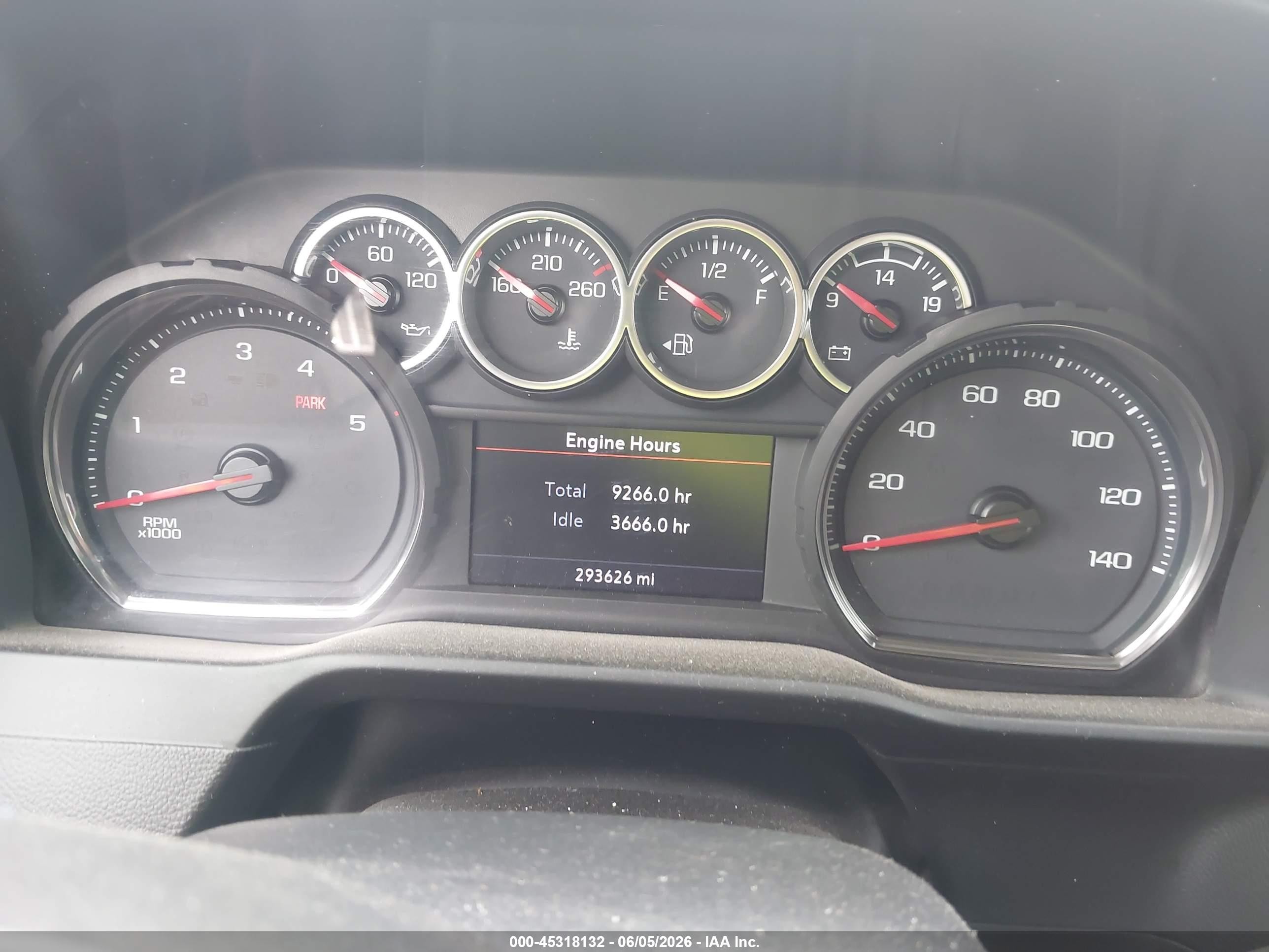 2020 Chevrolet Silverado 2500hd   White vin: 1GC1YNEYXLF304902