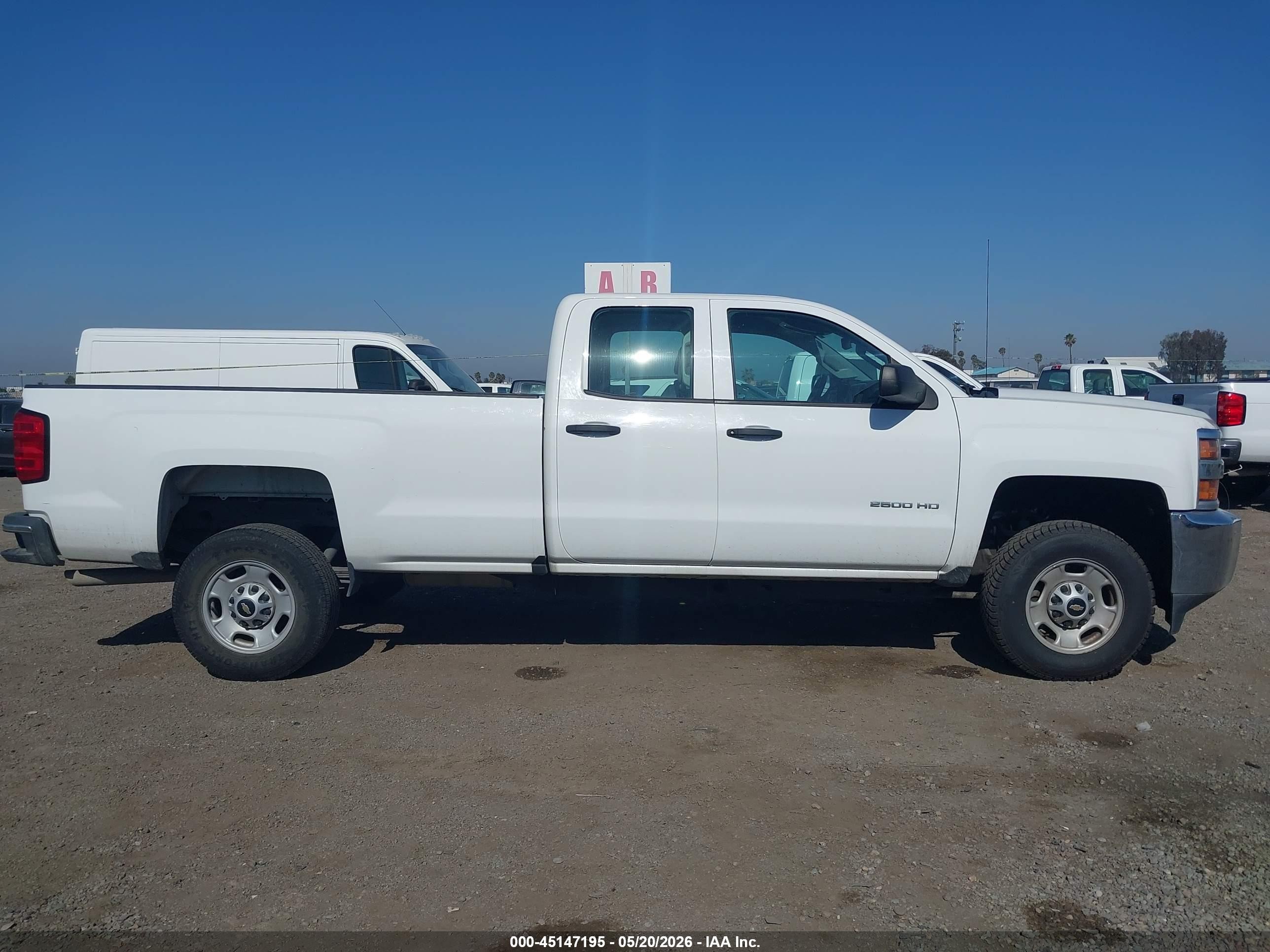 2018 Chevrolet Silverado 2500hd Wt Белый vin: 1GC2CUEG4JZ282458