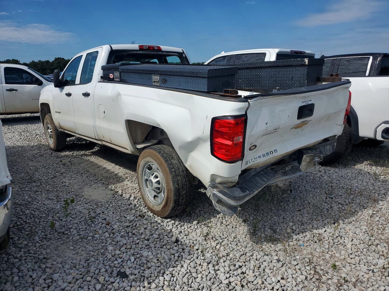 2015 Chevrolet Silverado C2500 Heavy Duty White vin: 1GC2CUEG9FZ527679