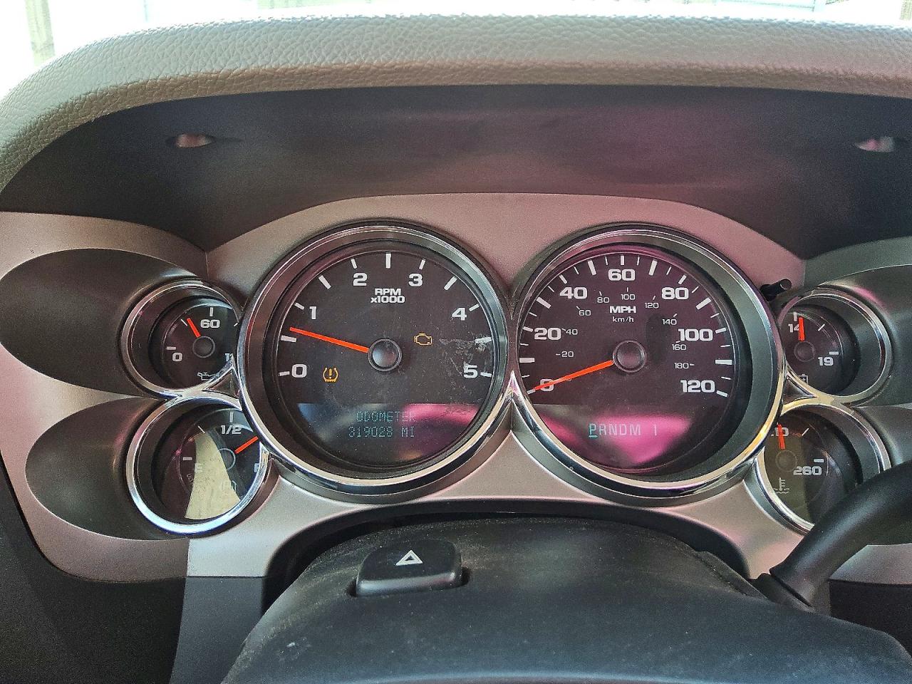 2011 Chevrolet Silverado C2500 Heavy Duty White vin: 1GC2CVC88BZ150273