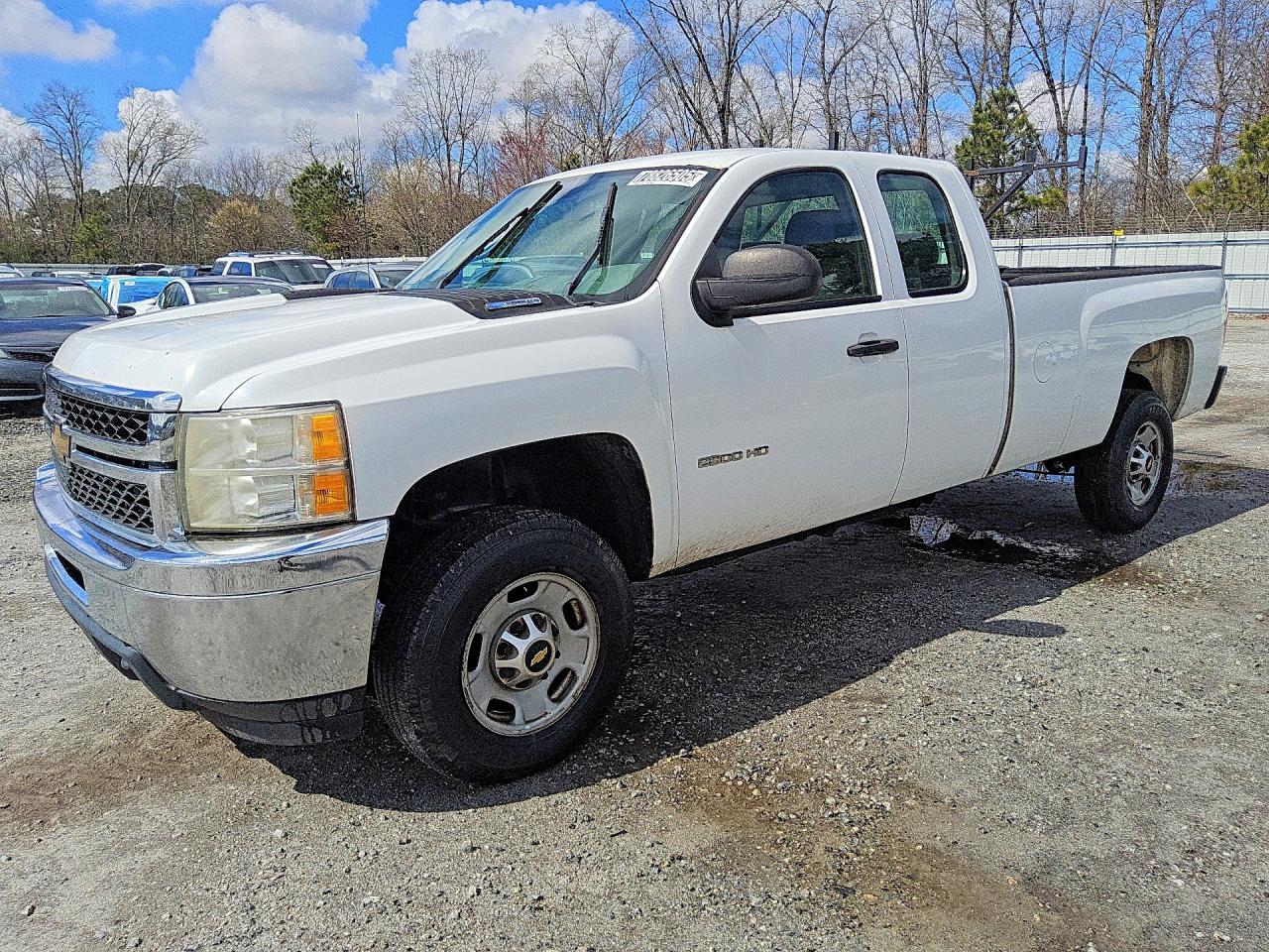 2011 Chevrolet Silverado C2500 Heavy Duty White vin: 1GC2CVC88BZ150273