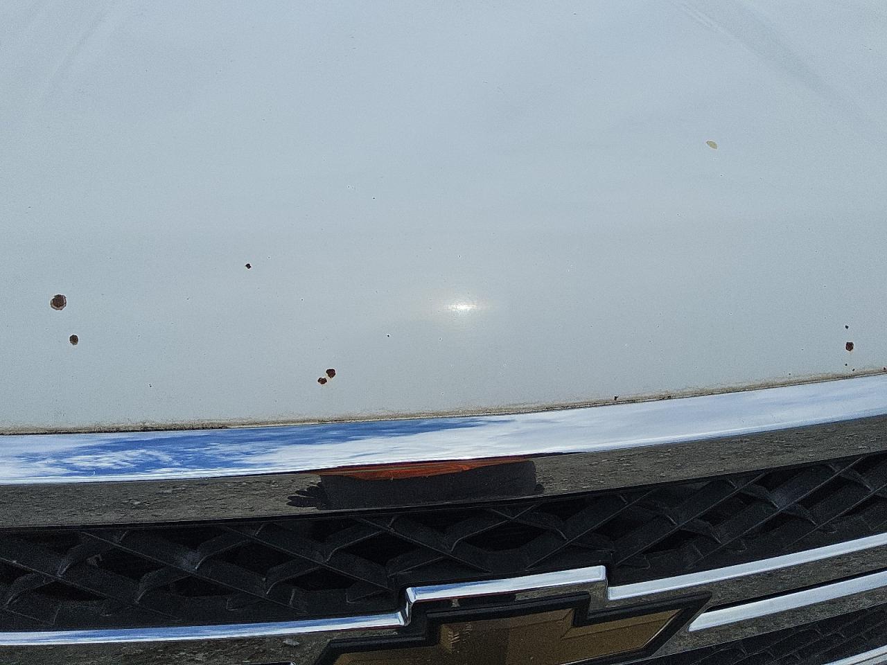 2011 Chevrolet Silverado C2500 Heavy Duty White vin: 1GC2CVC88BZ150273 Damage: Hood, Chipped, 4
