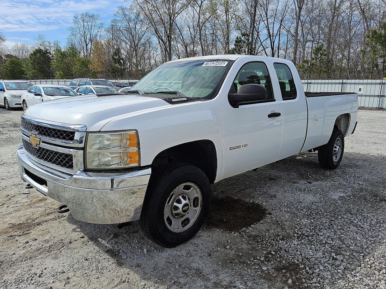 2011 Chevrolet Silverado C2500 Heavy Duty White vin: 1GC2CVC88BZ153920