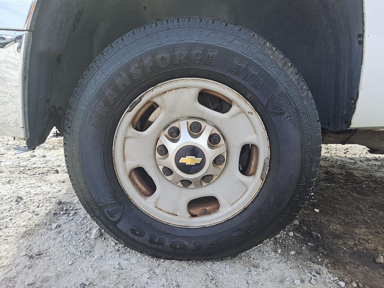 2011 Chevrolet Silverado C2500 Heavy Duty White vin: 1GC2CVC88BZ153920 Damage: Left Front Wheel, Curb Rash, > 12 Inches