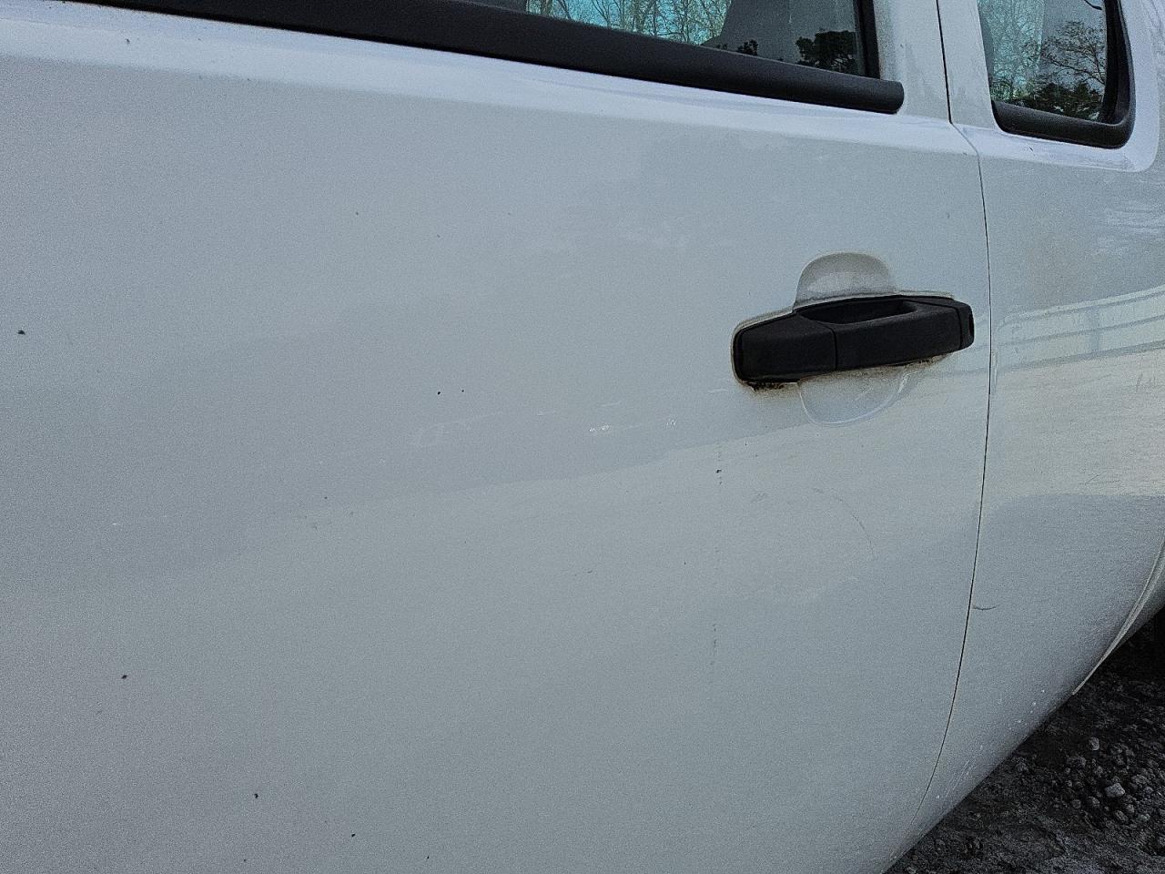2011 Chevrolet Silverado C2500 Heavy Duty White vin: 1GC2CVC88BZ153920 Damage: Left Front Door, Heavy Scratch, > 12 Inches