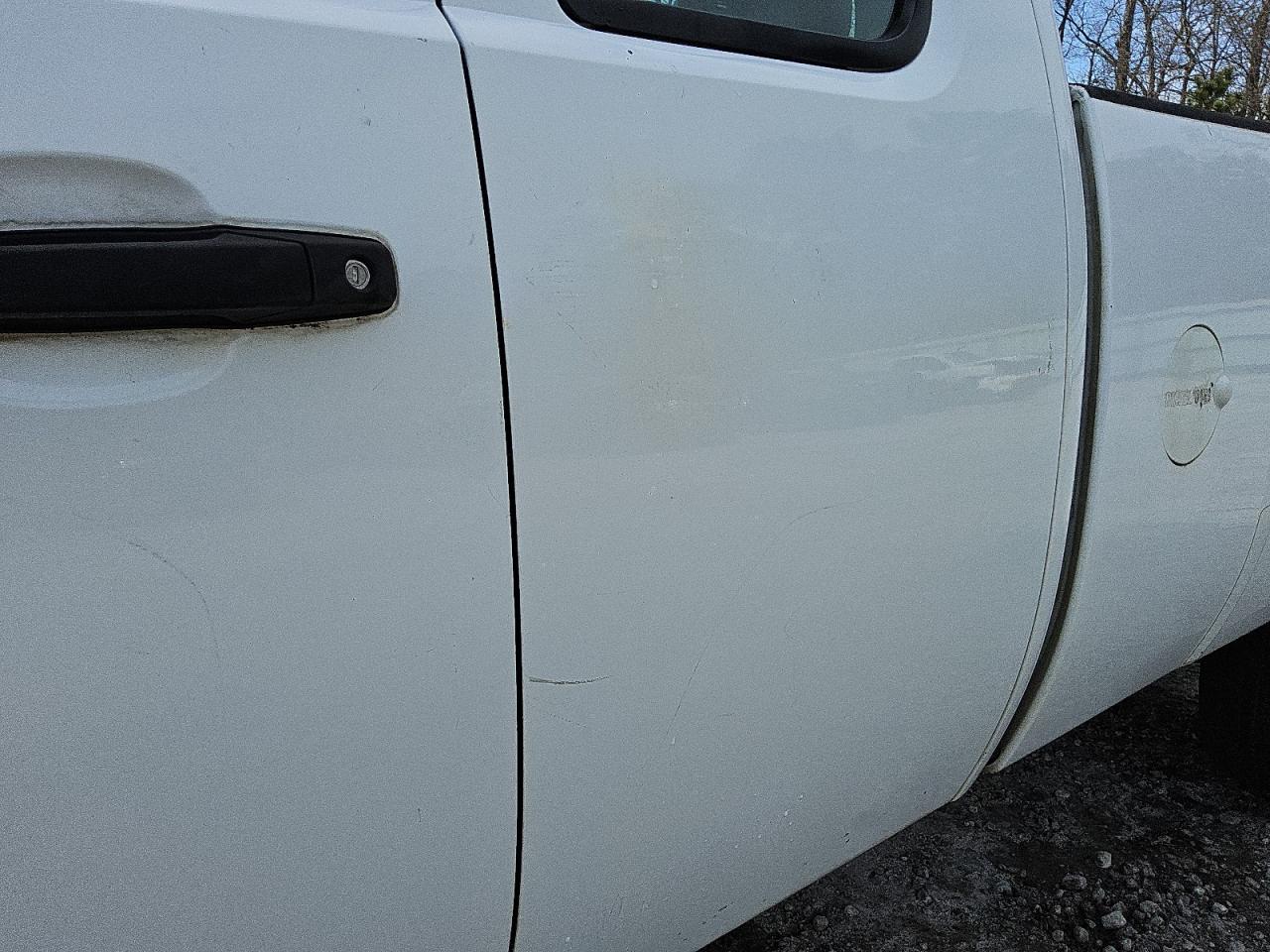 2011 Chevrolet Silverado C2500 Heavy Duty White vin: 1GC2CVC88BZ153920 Damage: Left Rear Door, Heavy Scratch, 5 To 6 Inches