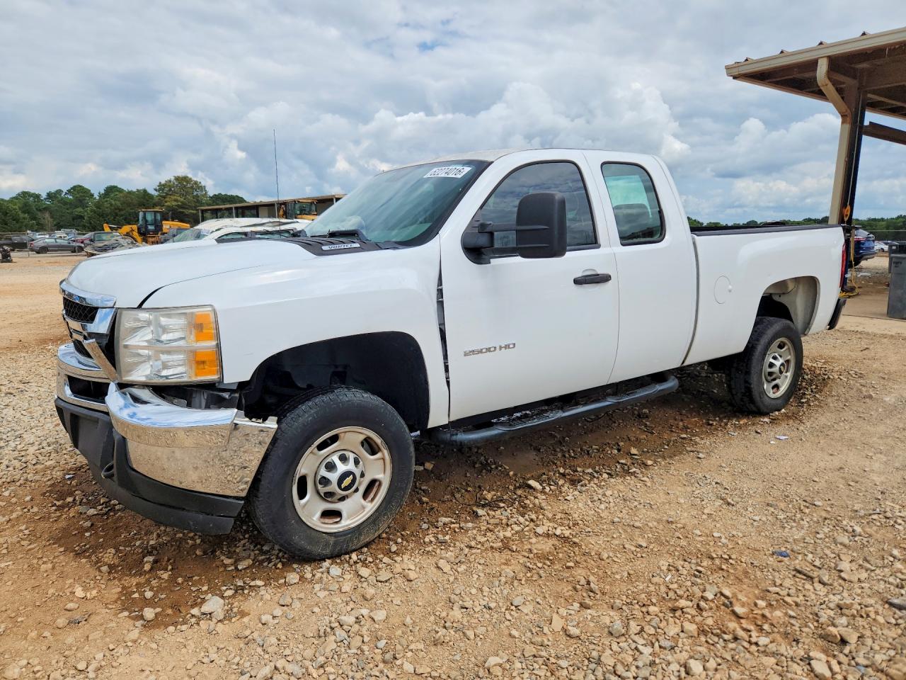 2013 Chevrolet Silverado C2500 Heavy Duty White vin: 1GC2CVCB0DZ370893