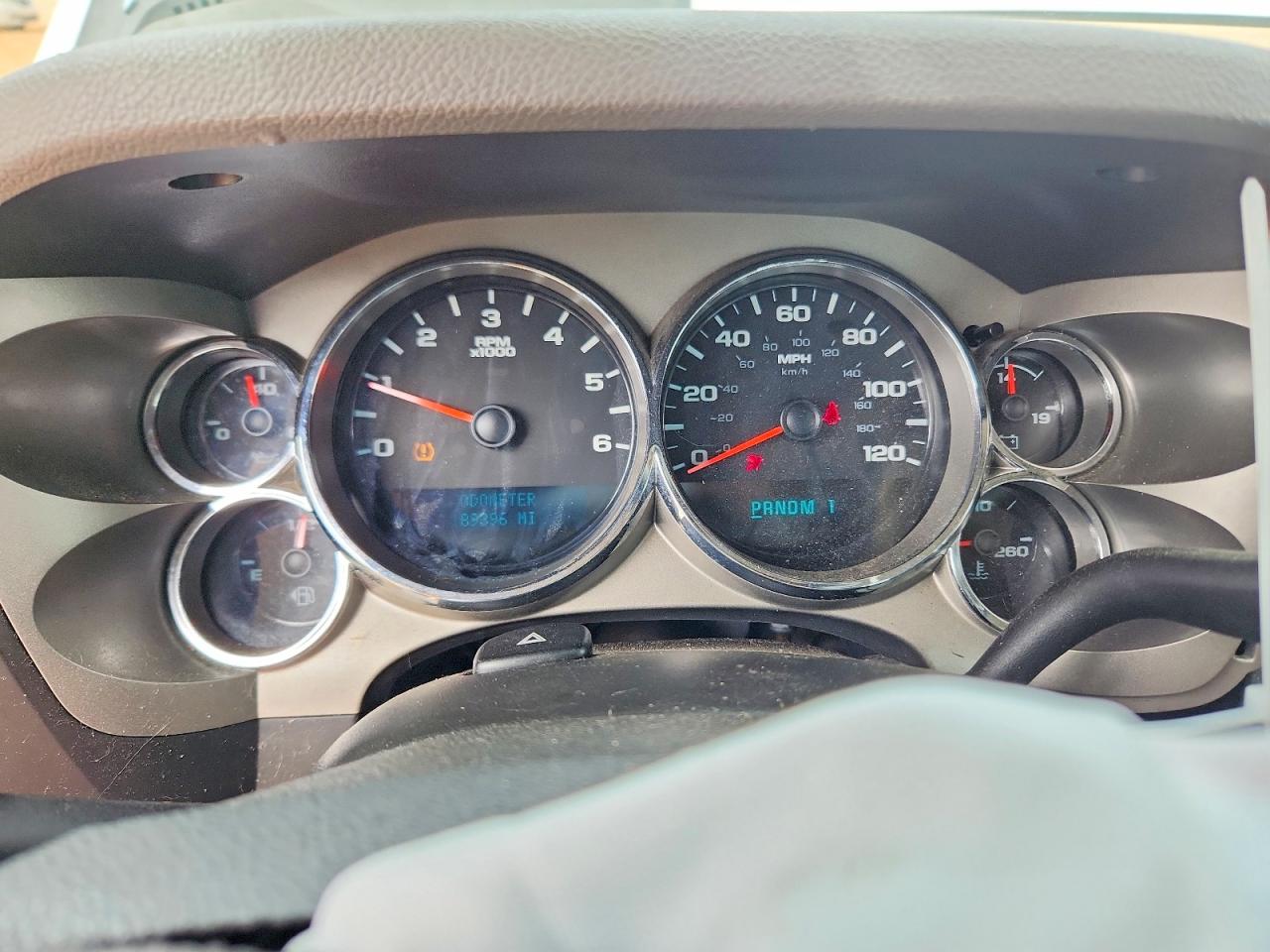 2013 Chevrolet Silverado C2500 Heavy Duty White vin: 1GC2CVCB0DZ370893