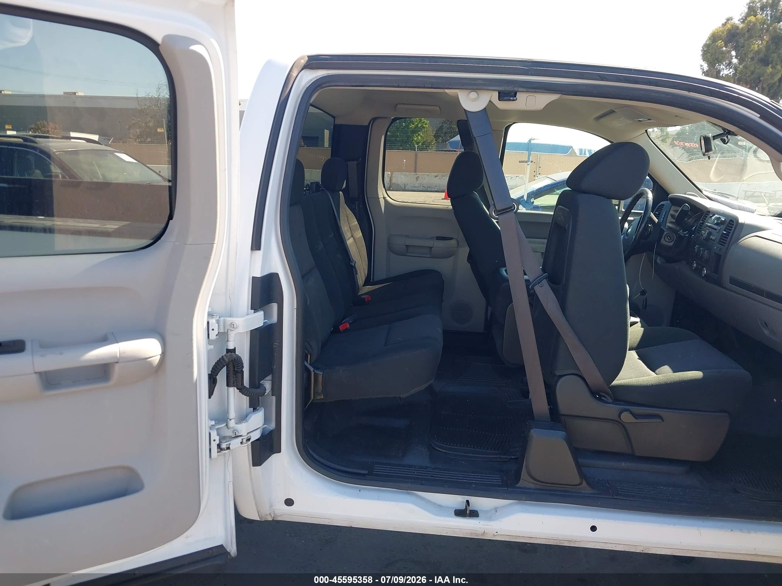 2012 Chevrolet Silverado 2500hd Work Truck White vin: 1GC2CVCG2CZ333547