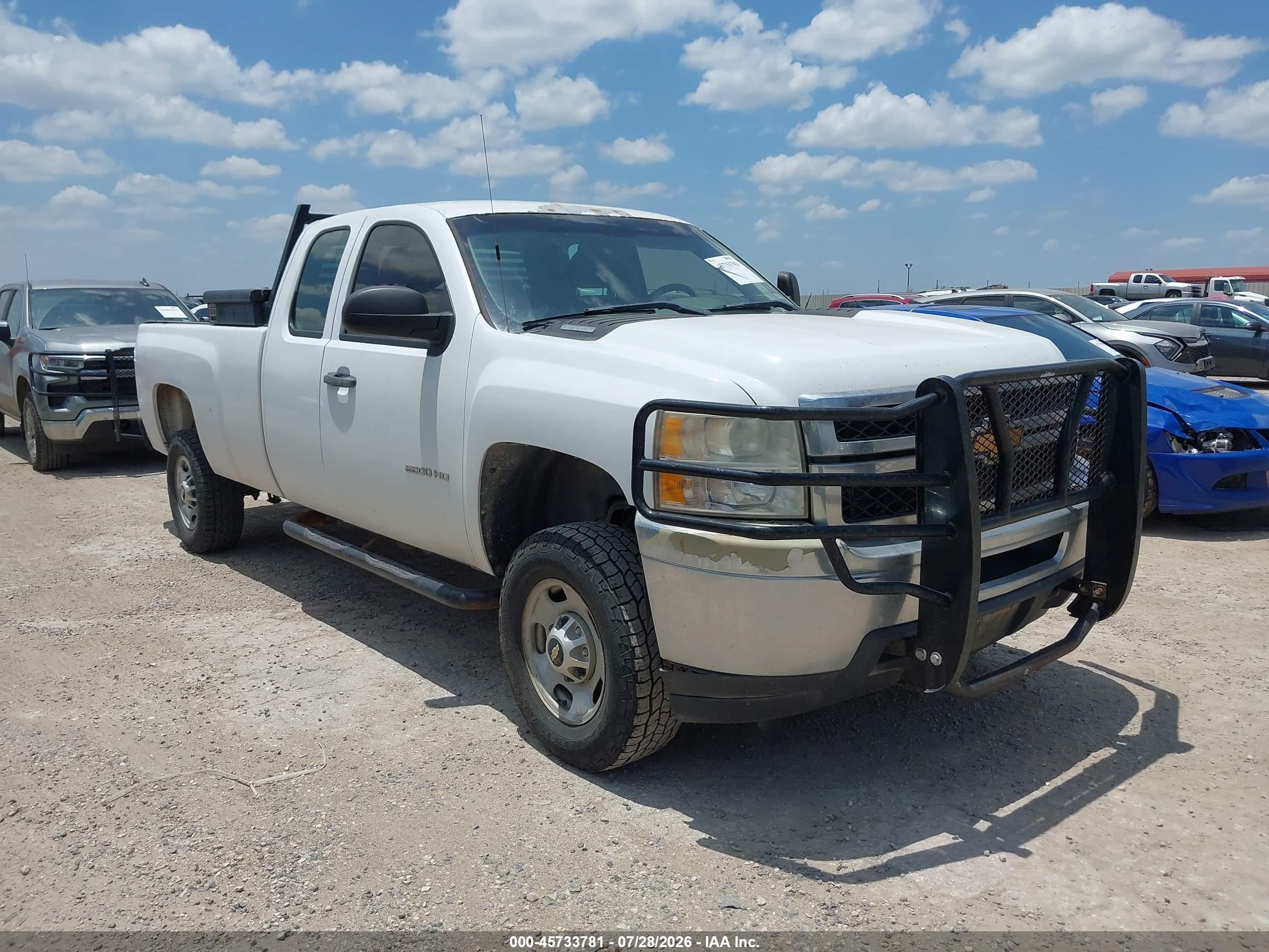 2013 Chevrolet Silverado 2500hd Work Truck White vin: 1GC2CVCG5DZ177571