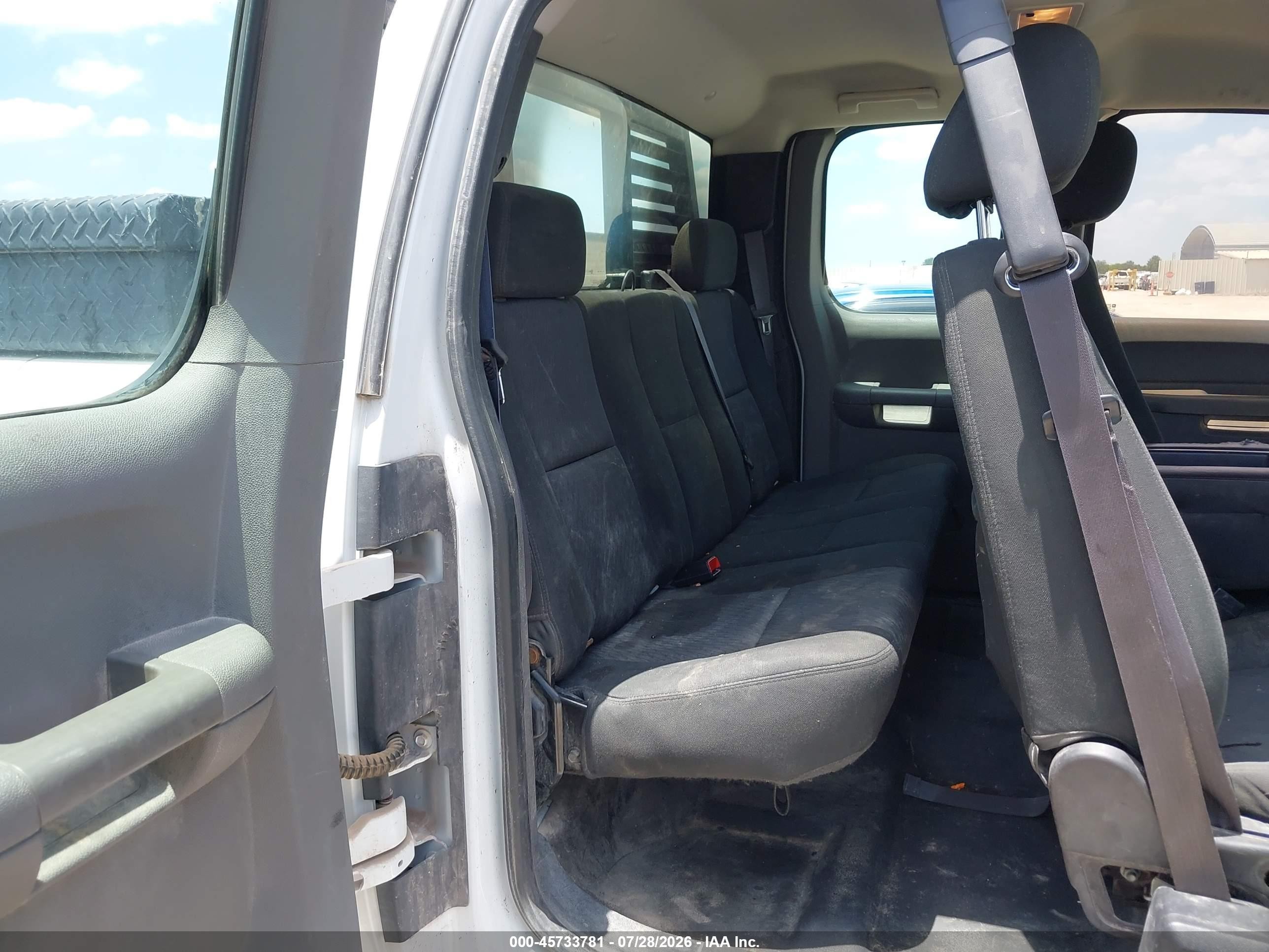 2013 Chevrolet Silverado 2500hd Work Truck White vin: 1GC2CVCG5DZ177571