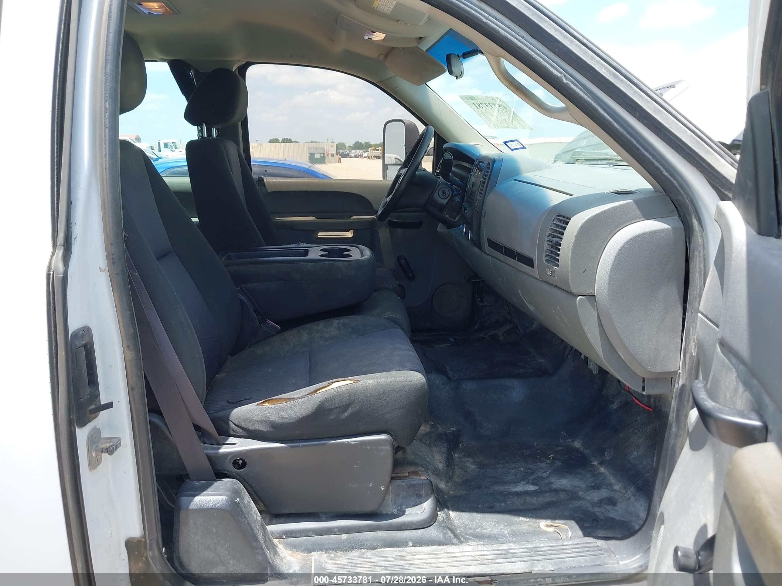 2013 Chevrolet Silverado 2500hd Work Truck White vin: 1GC2CVCG5DZ177571