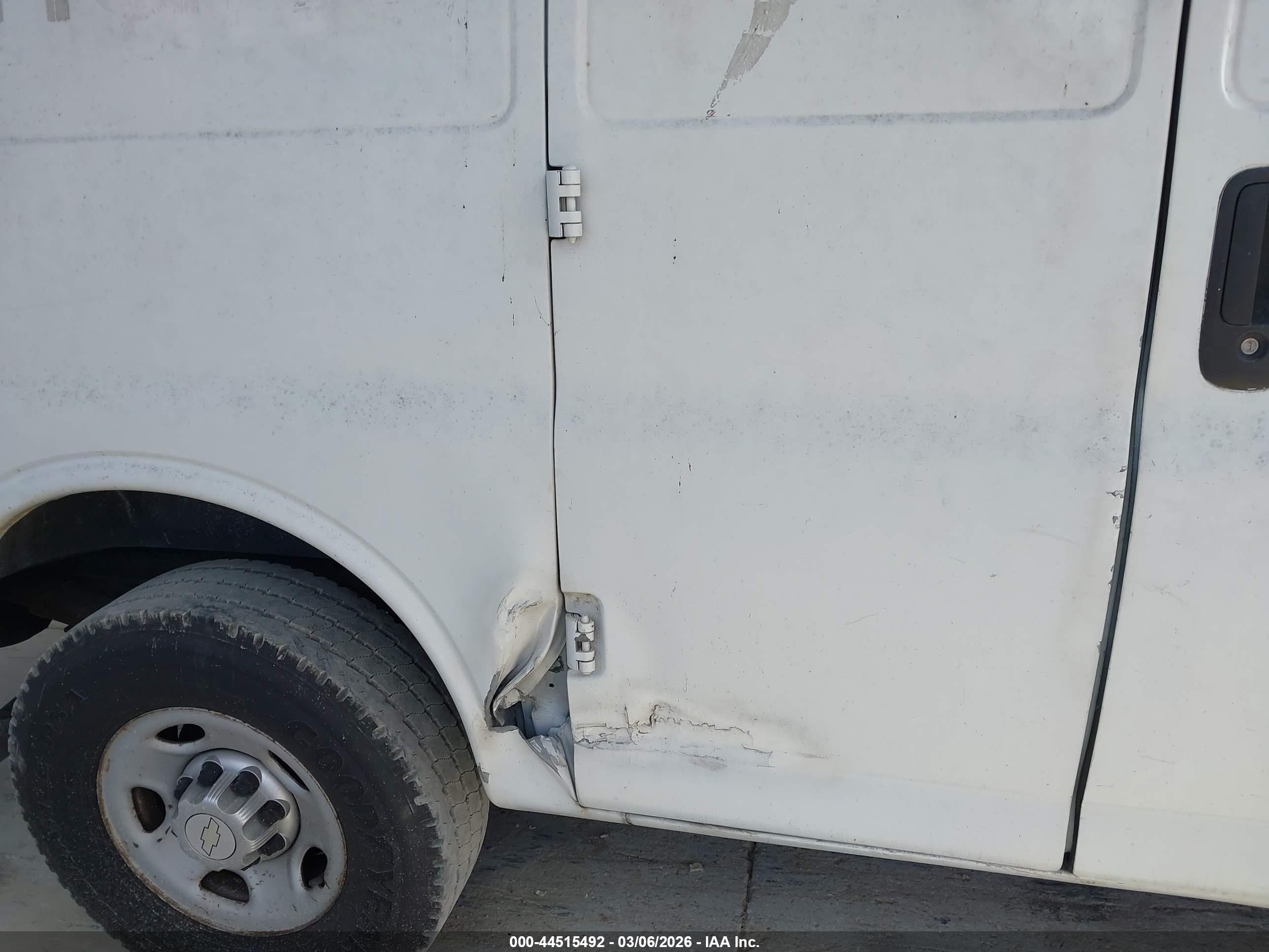 2010 Chevrolet Express 3500 Work Van White vin: 1GC2GTBA6A1165493