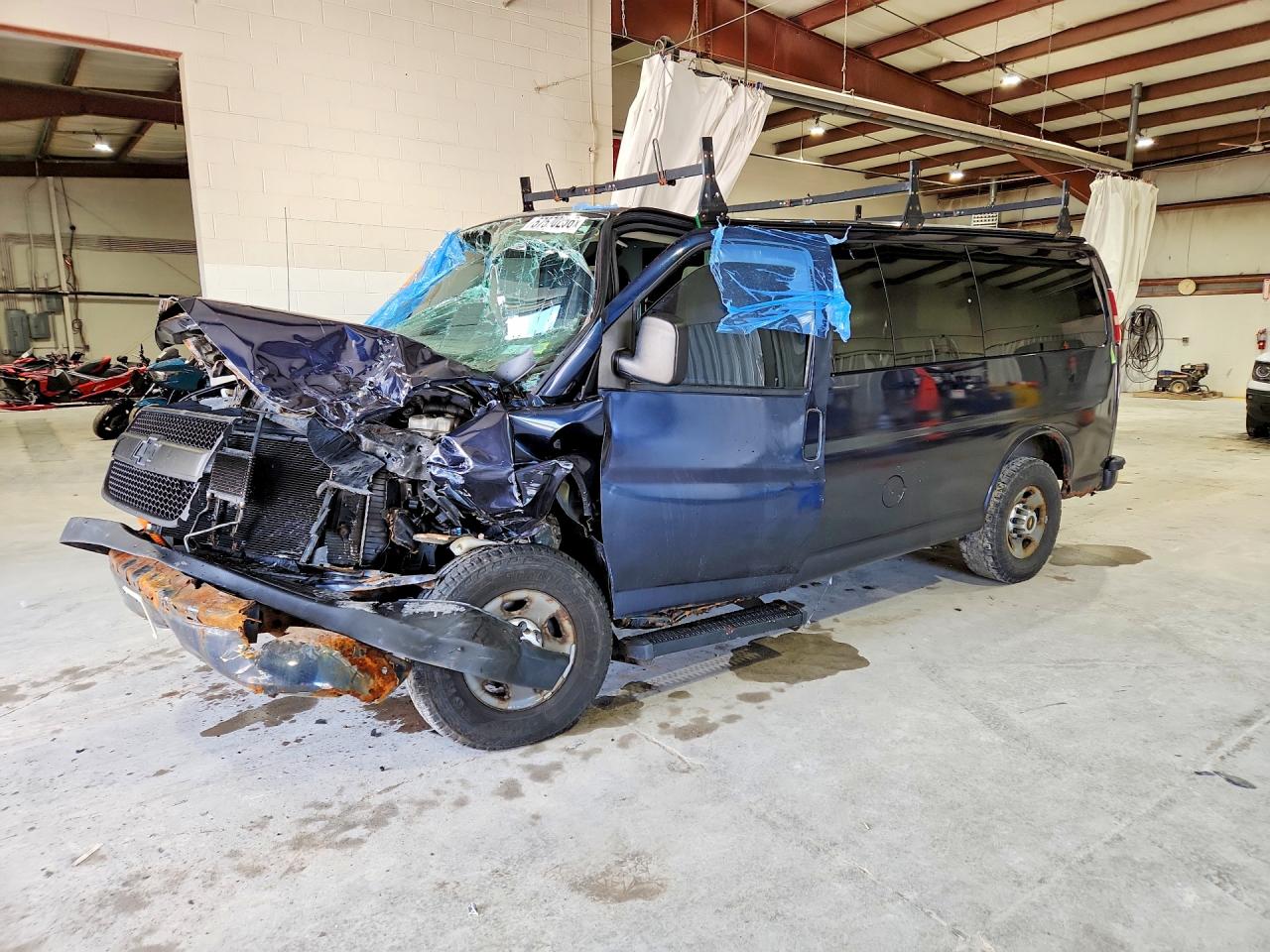 2010 Chevrolet Express G3500 Blue vin: 1GC2GTBG2A1113945