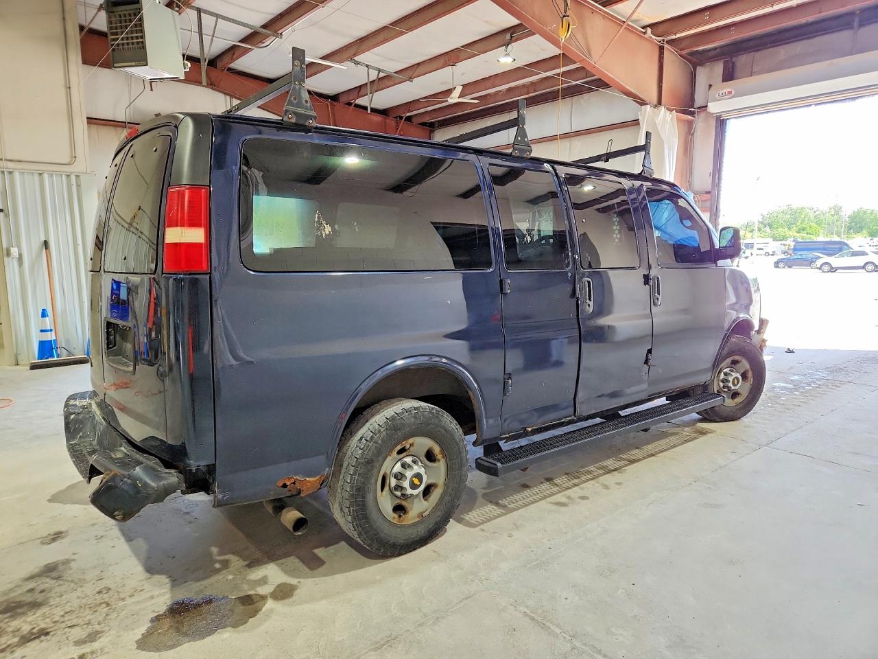 2010 Chevrolet Express G3500 Blue vin: 1GC2GTBG2A1113945