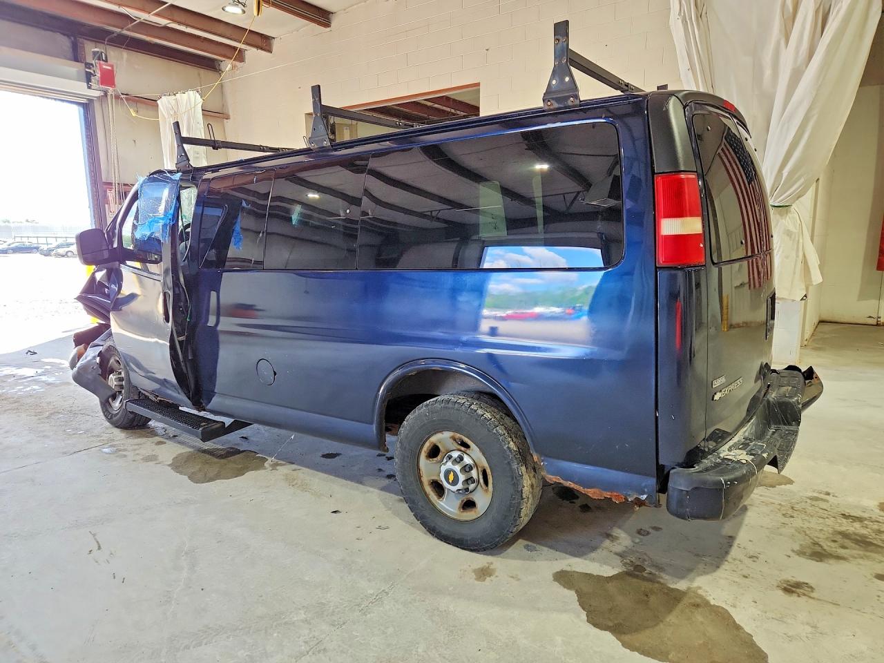 2010 Chevrolet Express G3500 Blue vin: 1GC2GTBG2A1113945