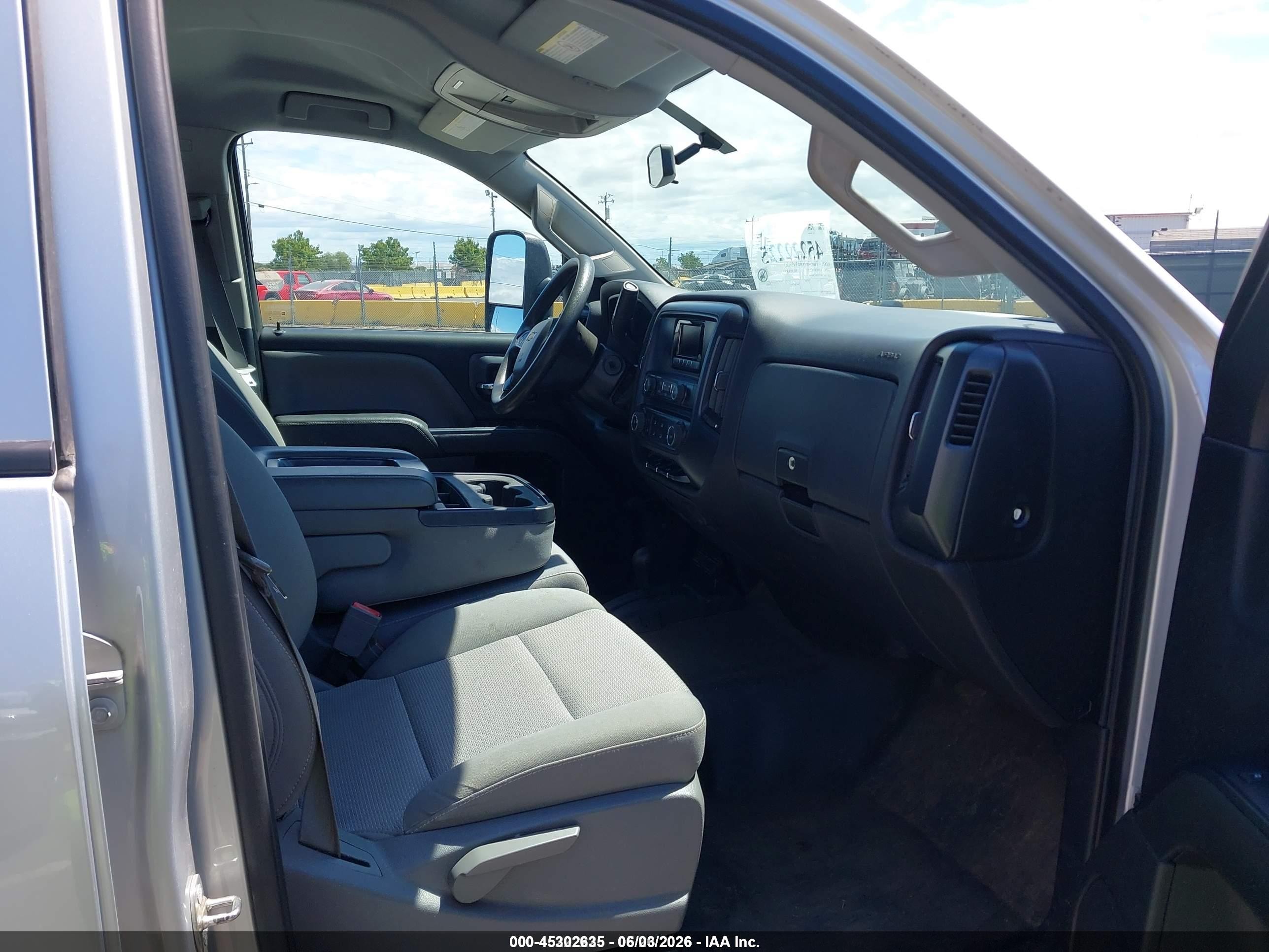 2015 Chevrolet Silverado 2500hd Wt Silver vin: 1GC2KUEG0FZ540680