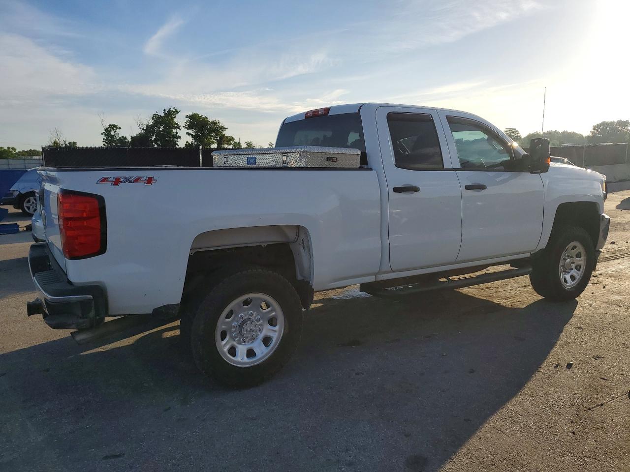2015 Chevrolet Silverado K2500 Heavy Duty White vin: 1GC2KUEG3FZ546196