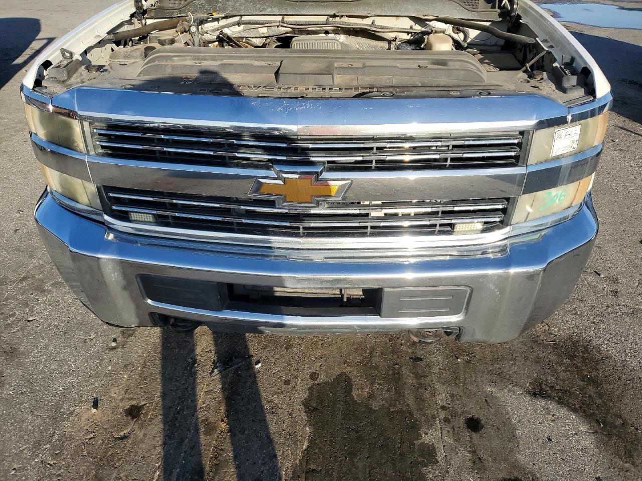 2015 Chevrolet Silverado K2500 Heavy Duty White vin: 1GC2KUEG3FZ546196
