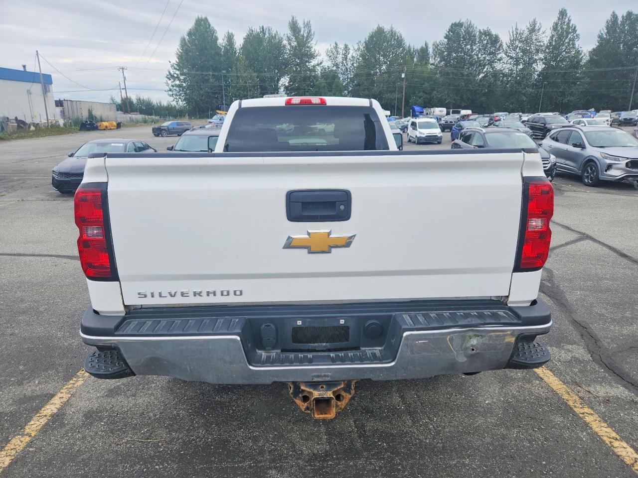 2015 Chevrolet Silverado K2500 Heavy Duty White vin: 1GC2KUEG5FZ549259