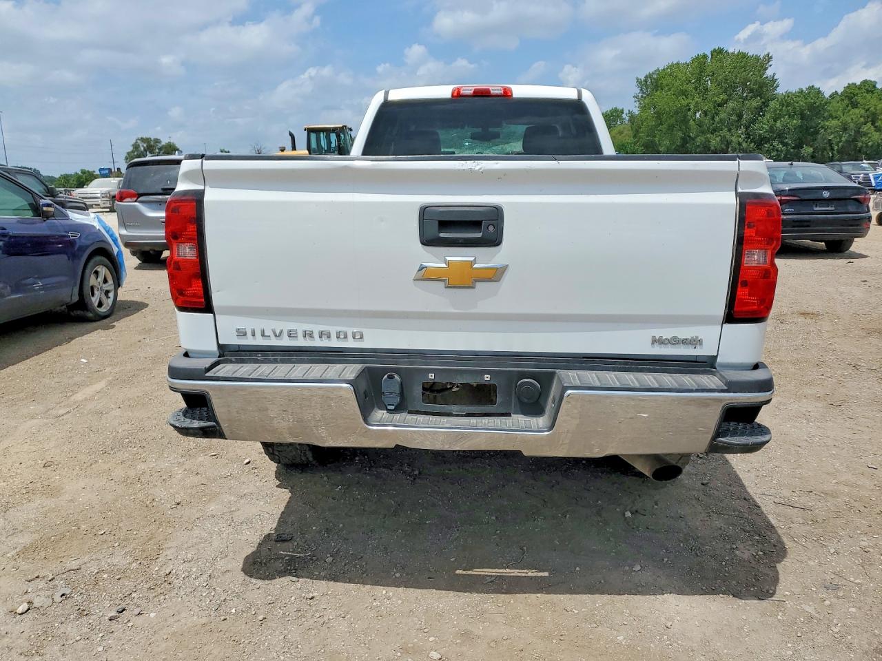 2015 Chevrolet 2500 White vin: 1GC2KUEG6FZ558343