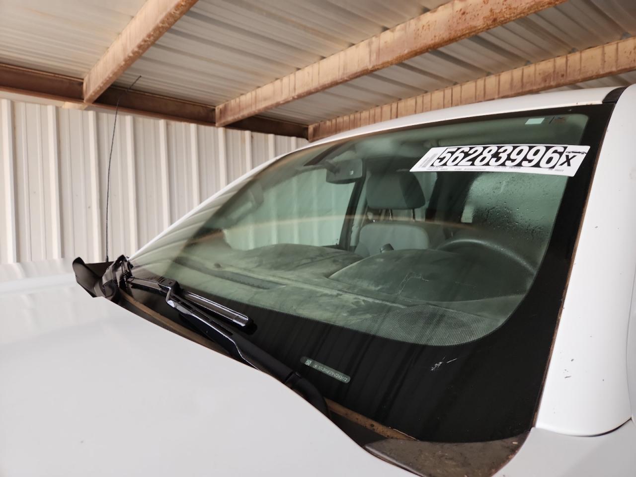 2017 Chevrolet Silverado K2500 Heavy Duty Белый vin: 1GC2KUEG9HZ243572 Damage: Left Drip Rail, Chipped, 3