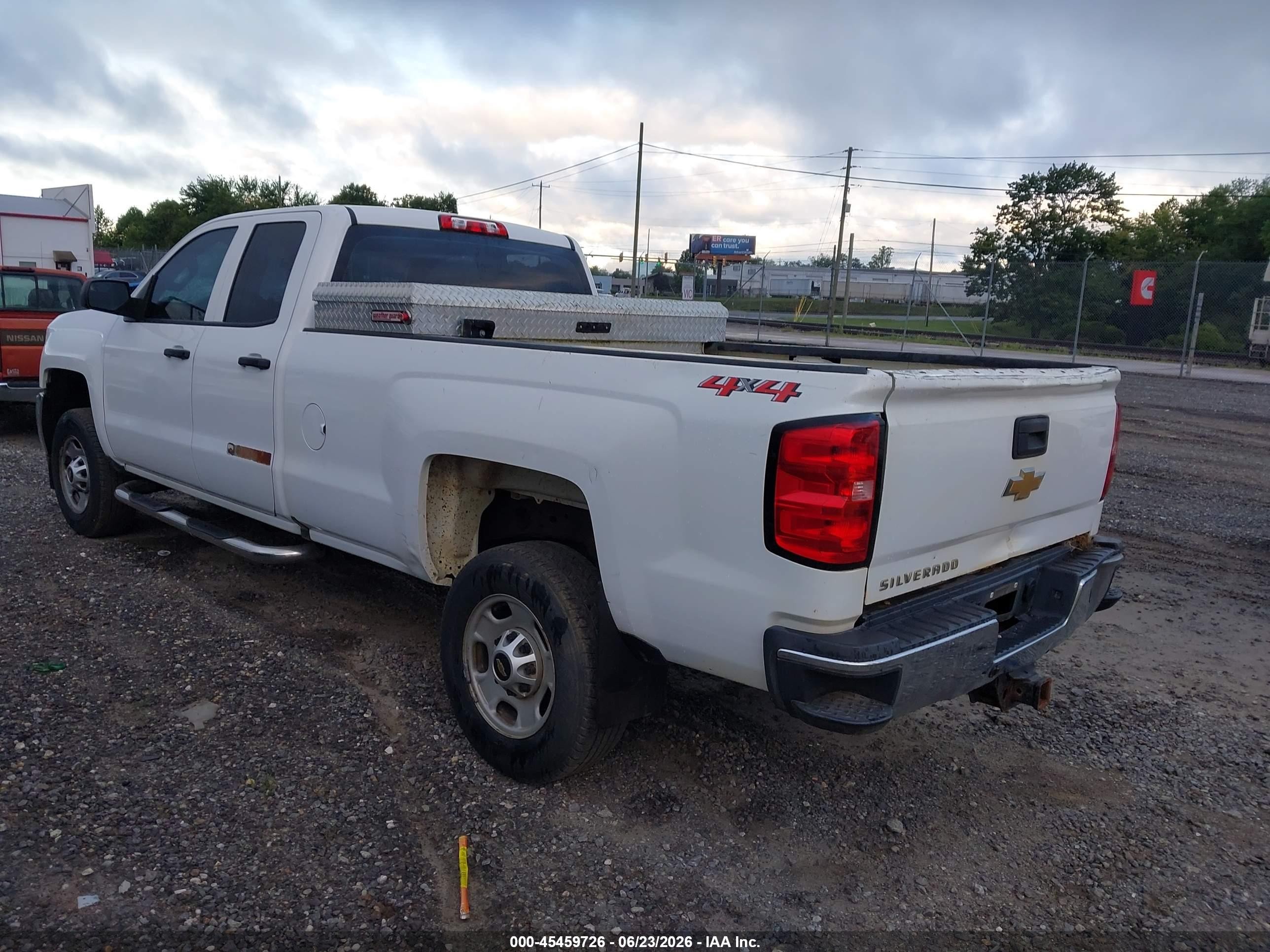 2015 Chevrolet Silverado K2500 Heavy Duty White vin: 1GC2KUEGXFZ520405