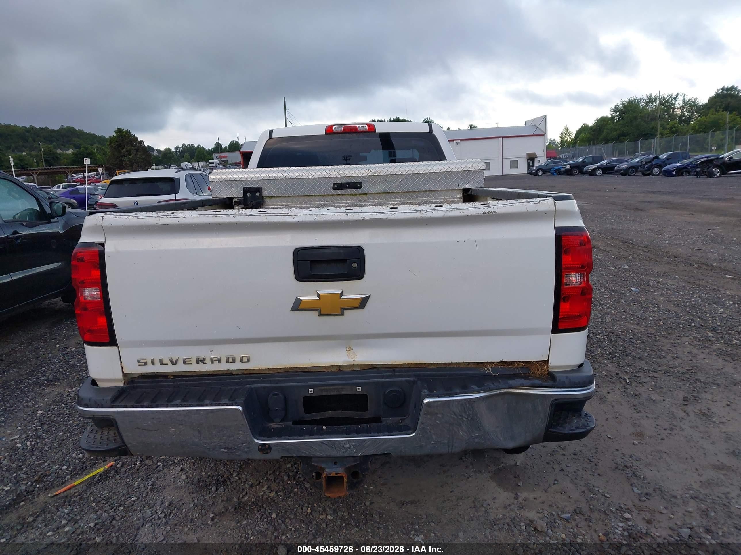2015 Chevrolet Silverado K2500 Heavy Duty White vin: 1GC2KUEGXFZ520405