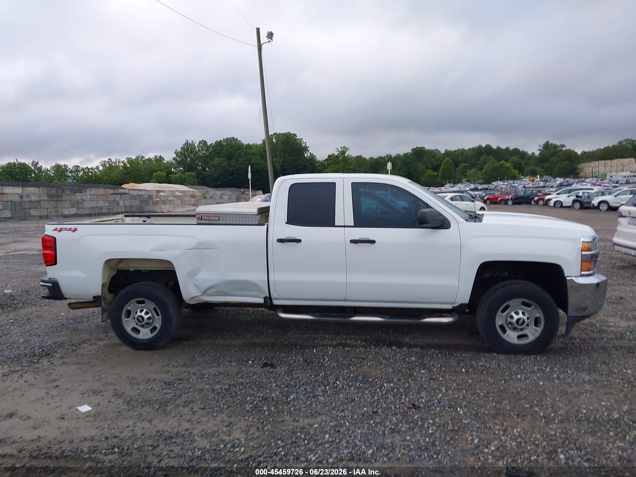 2015 Chevrolet Silverado K2500 Heavy Duty White vin: 1GC2KUEGXFZ520405