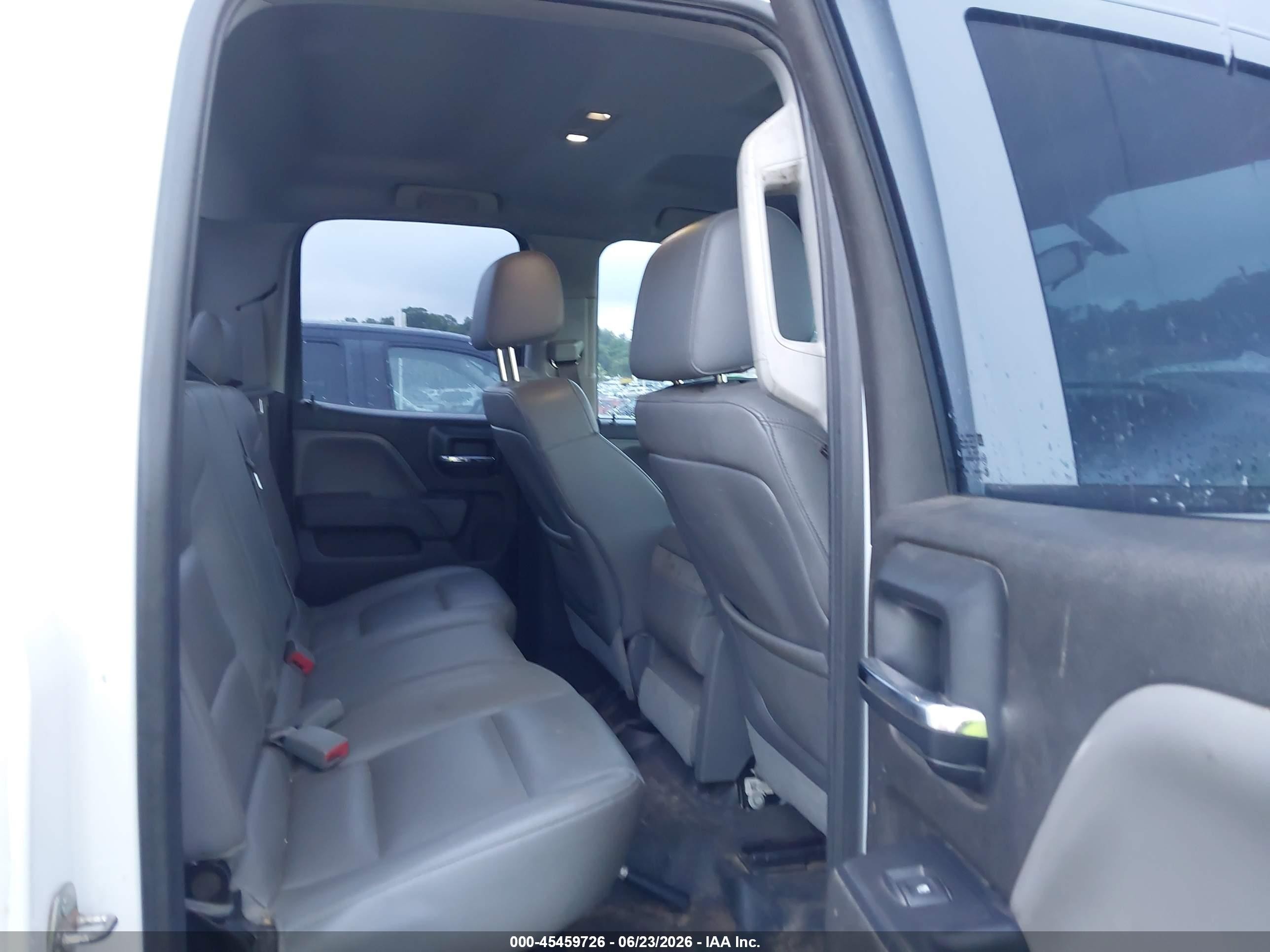 2015 Chevrolet Silverado K2500 Heavy Duty White vin: 1GC2KUEGXFZ520405