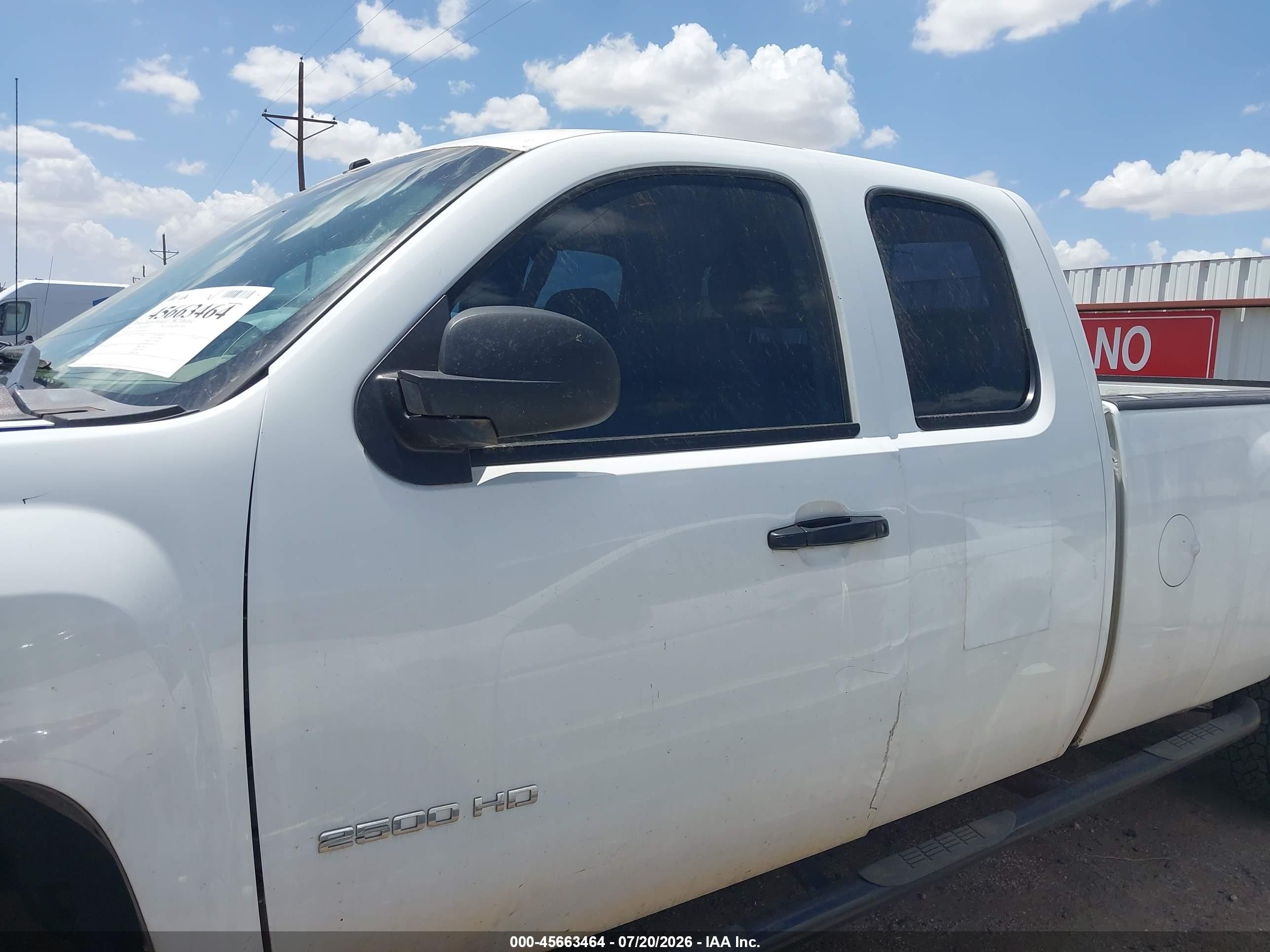 2011 Chevrolet Silverado 2500hd Work Truck White vin: 1GC2KVCG1BZ439828