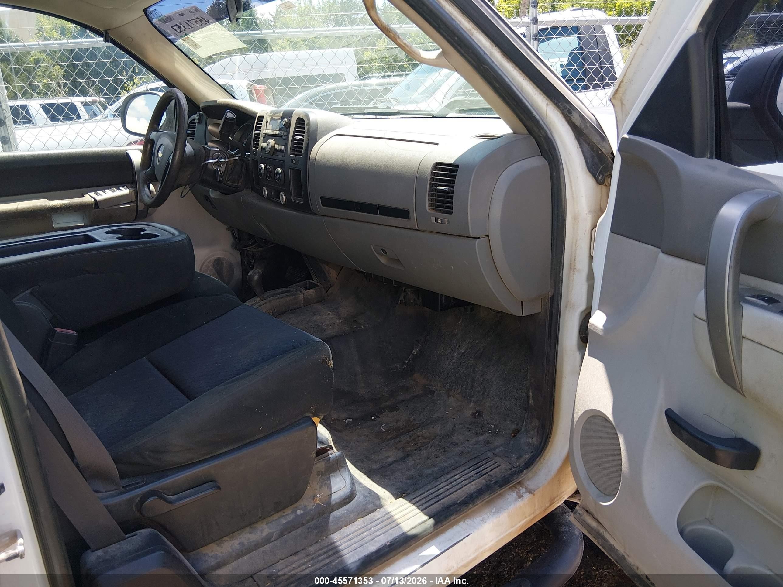 2011 Chevrolet Silverado 2500hd Work Truck White vin: 1GC2KVCG2BZ211000