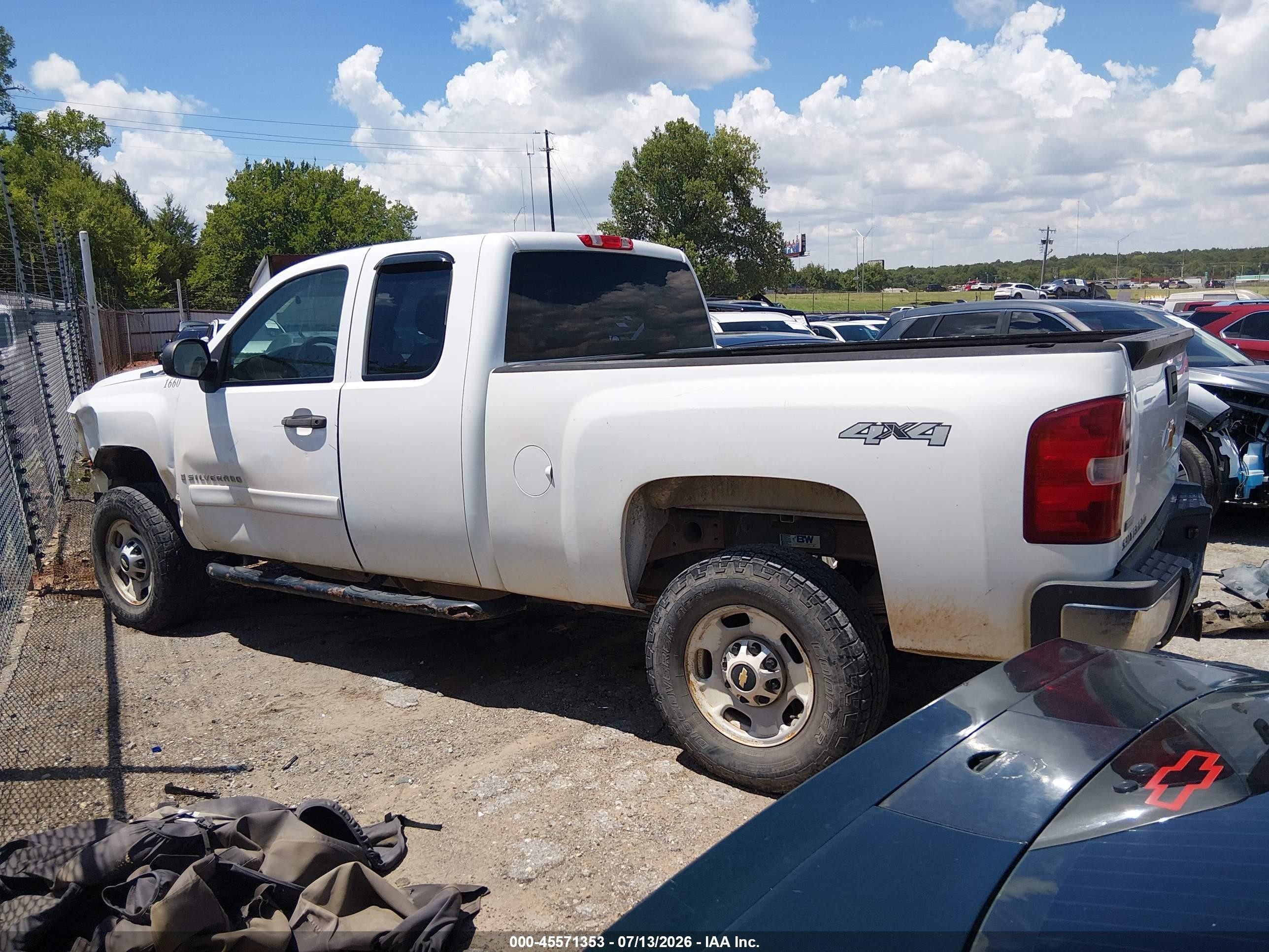 2011 Chevrolet Silverado 2500hd Work Truck White vin: 1GC2KVCG2BZ211000