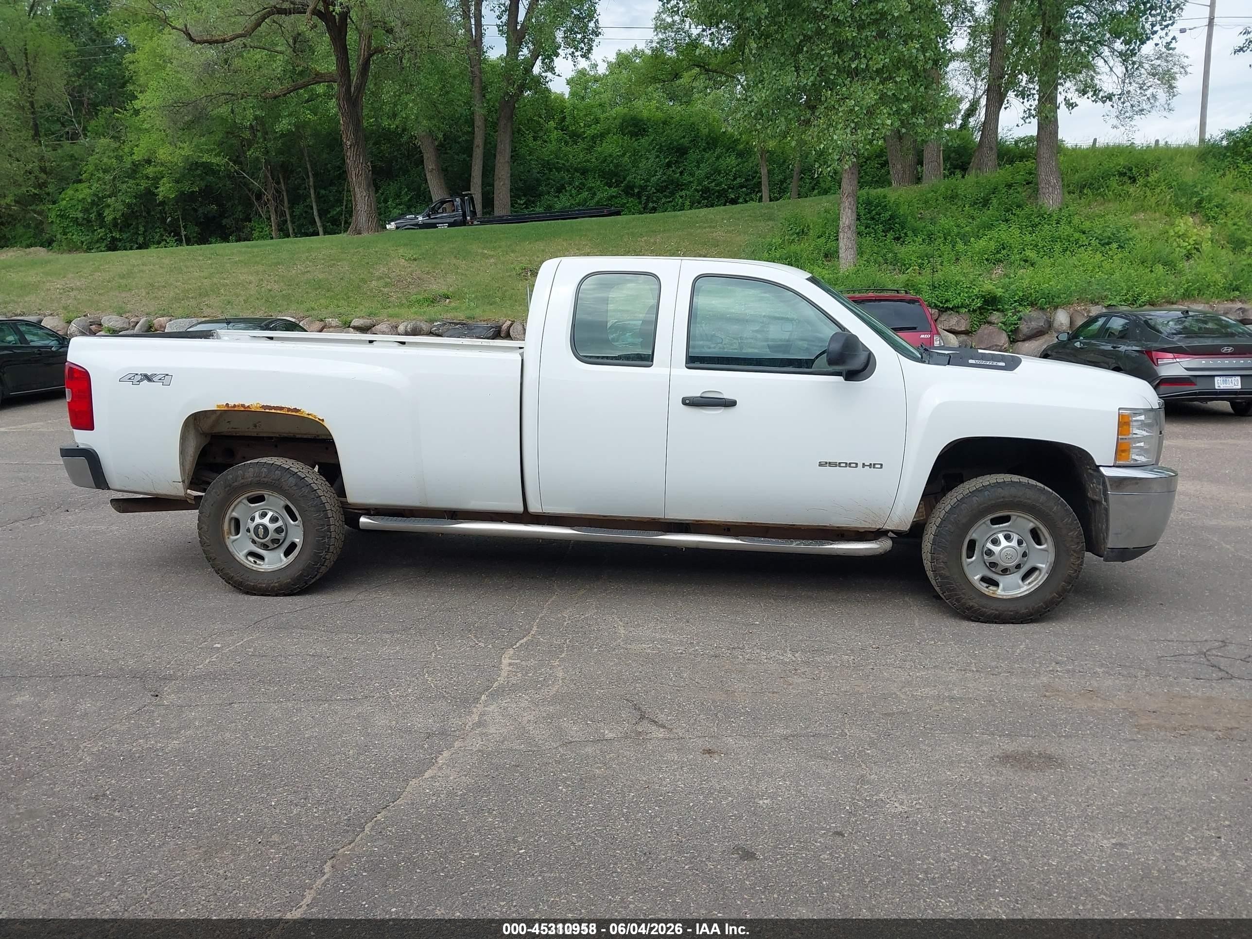 2013 Chevrolet Silverado 2500hd Work Truck White vin: 1GC2KVCG6DZ196634