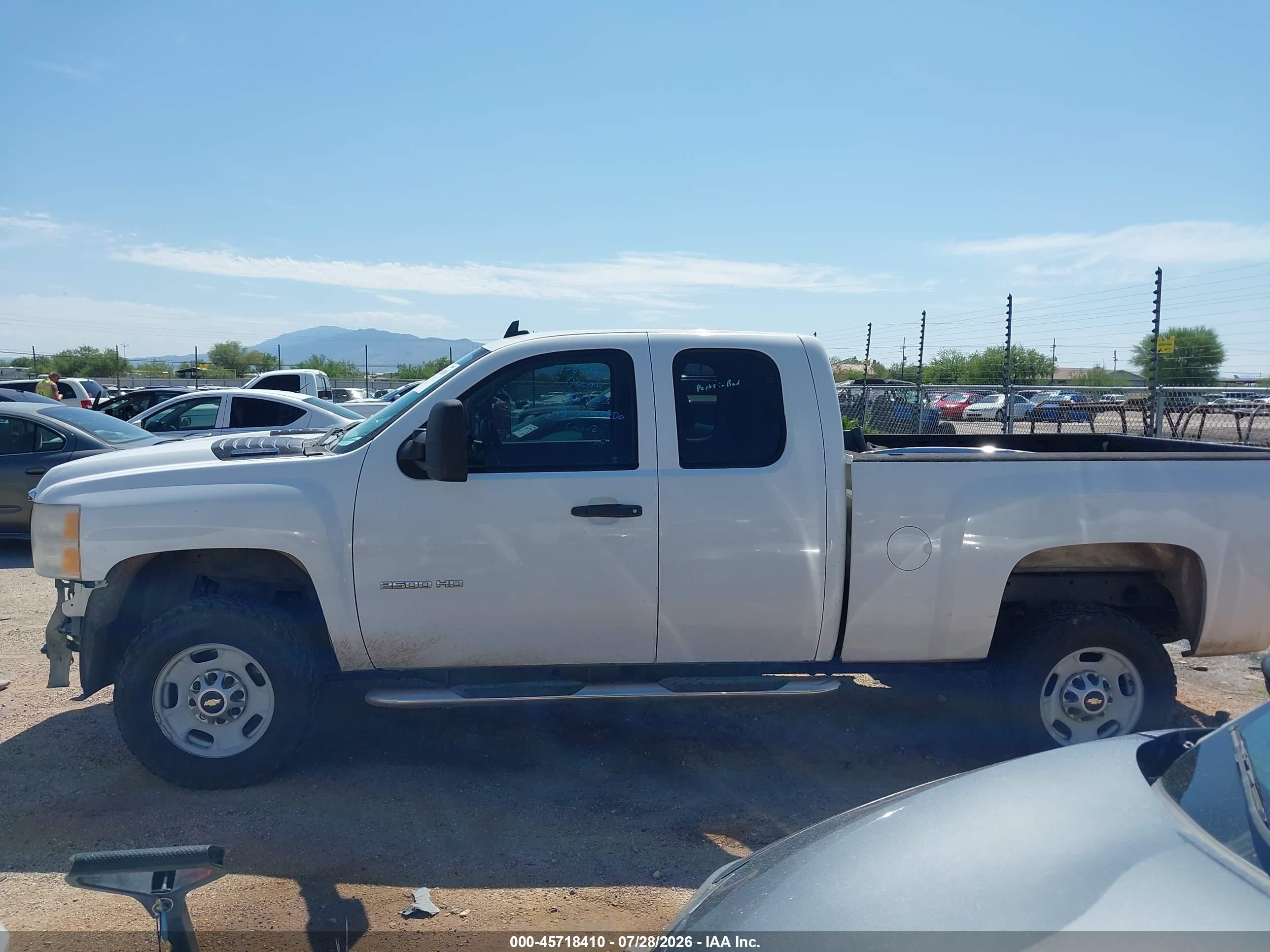 2013 Chevrolet Silverado 2500hd Work Truck White vin: 1GC2KVCG6DZ349853