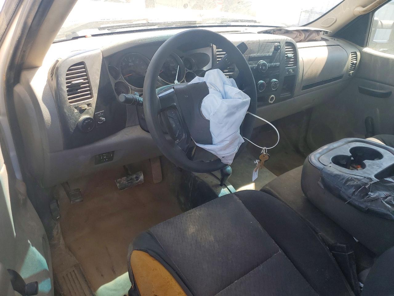 2011 Chevrolet Silverado K2500 Heavy Duty White vin: 1GC2KVCG7BZ357893