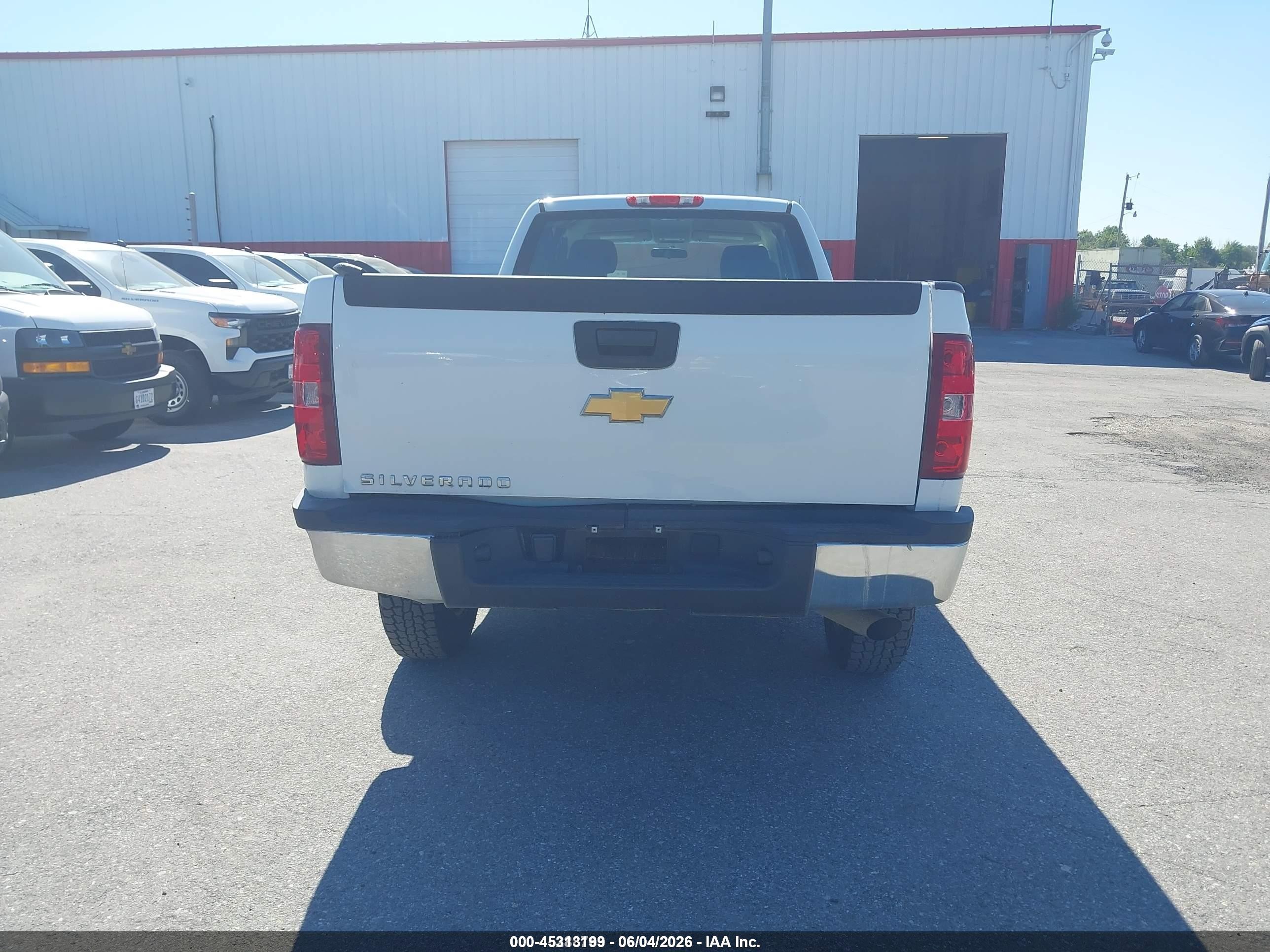 2013 Chevrolet Silverado 2500hd Work Truck White vin: 1GC2KVCGXDZ124612