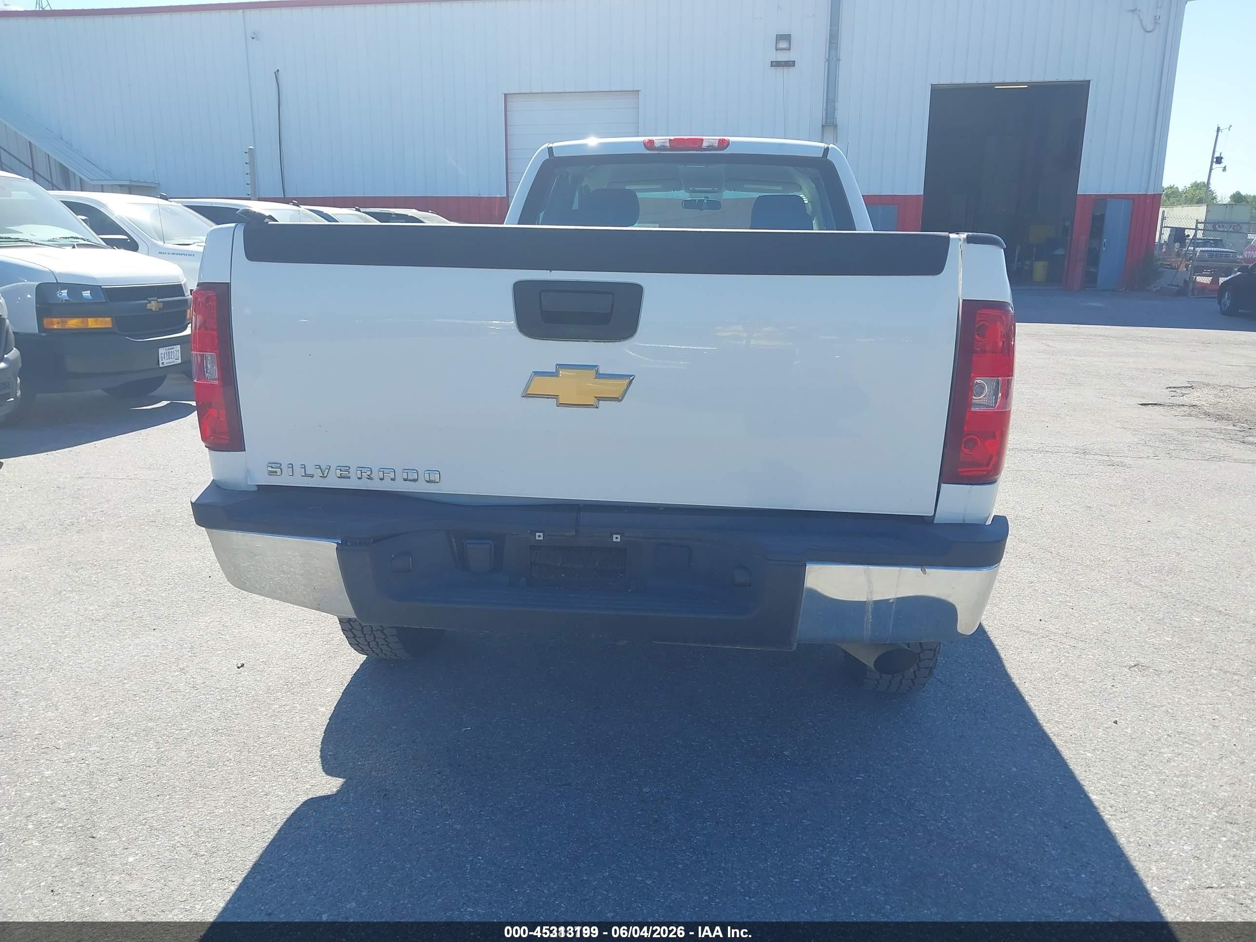 2013 Chevrolet Silverado 2500hd Work Truck White vin: 1GC2KVCGXDZ124612