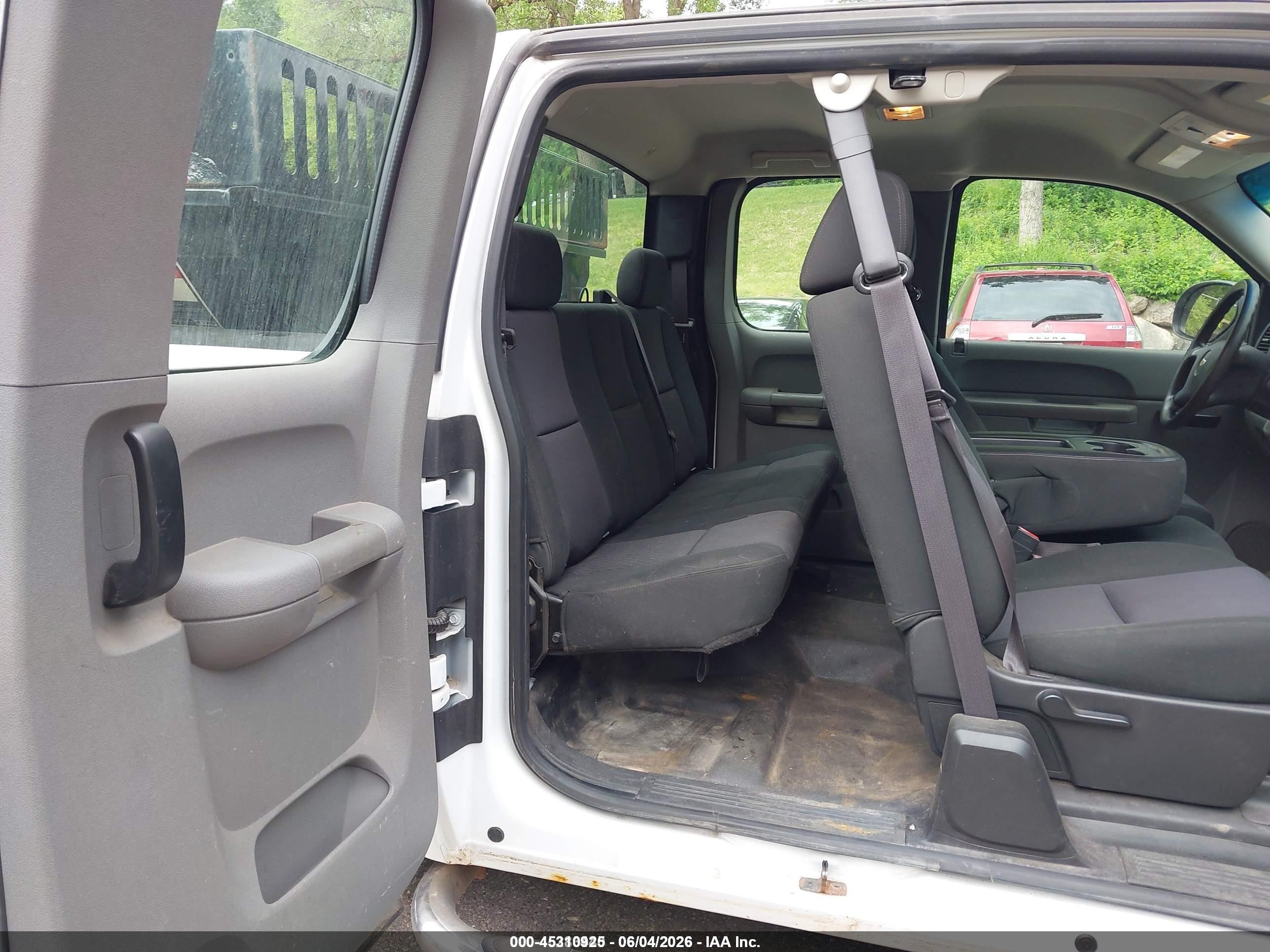 2013 Chevrolet Silverado 2500hd Work Truck White vin: 1GC2KVCGXDZ200488