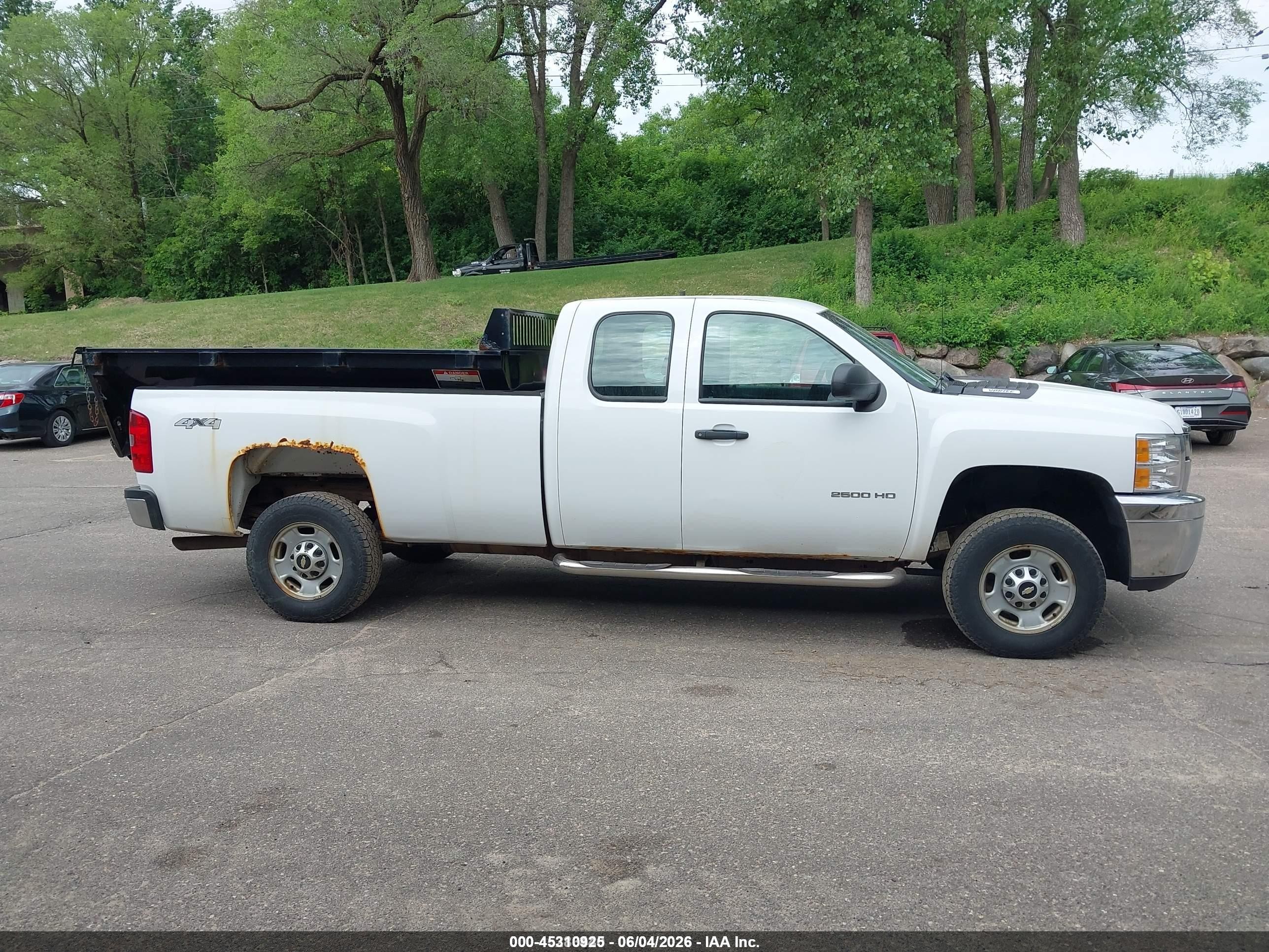 2013 Chevrolet Silverado 2500hd Work Truck White vin: 1GC2KVCGXDZ200488